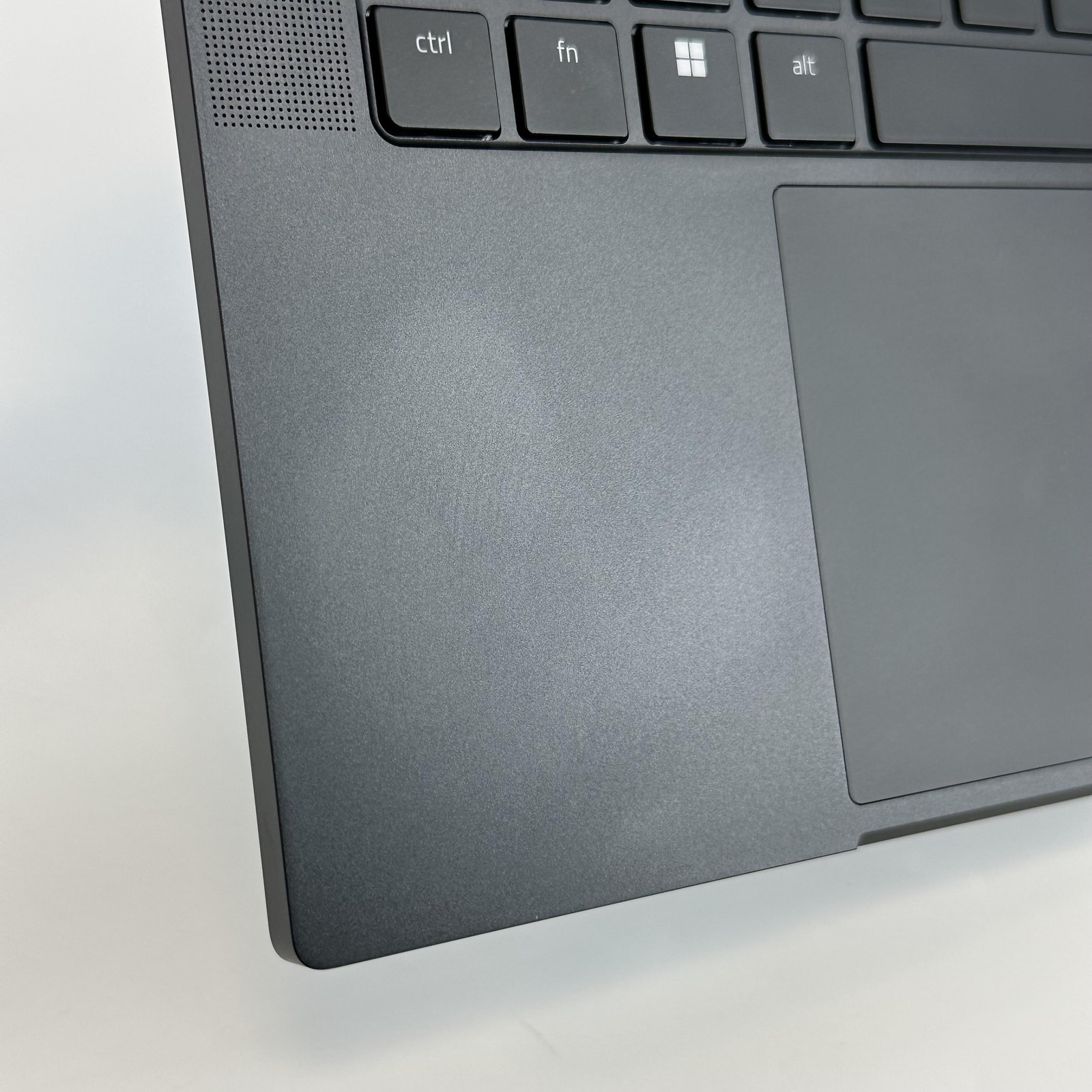 Razer Blade 14 240Hz QHD+ 4.0 GHz Ryzen 9 8945HS 32GB 1TB SSD NVIDIA RTX 4070