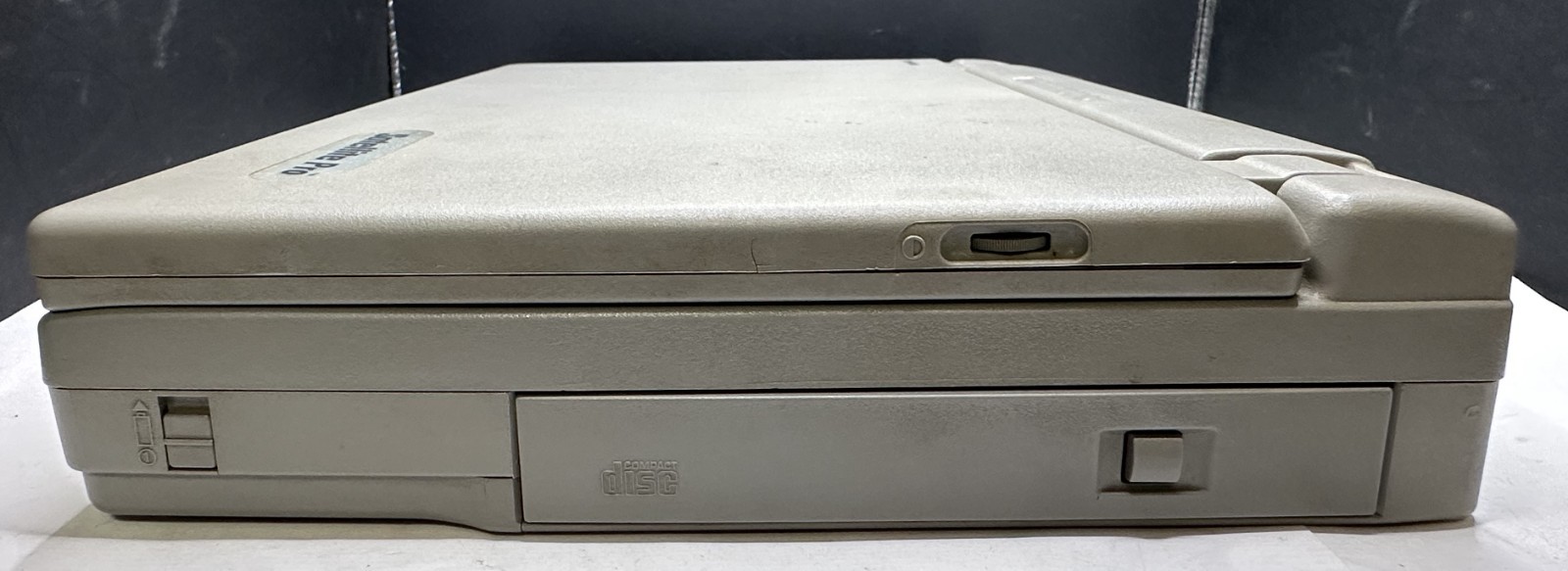 VINTAGE TOSHIBA SATELLITE PRO 405CS LAPTOP STRICTLY AS IS FOR PARTS/REPAIR!