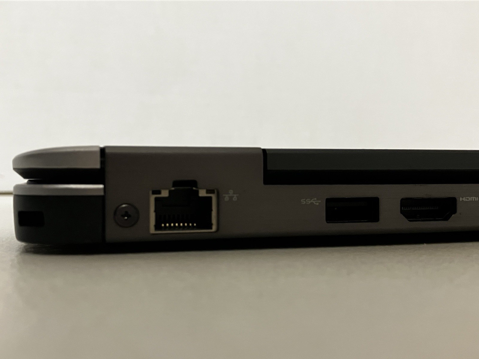 DELL LATITUDE E7240 Laptop i5-4300U 8 GB 256GB SSD *Dual-Boot* Win10 Pro Linux