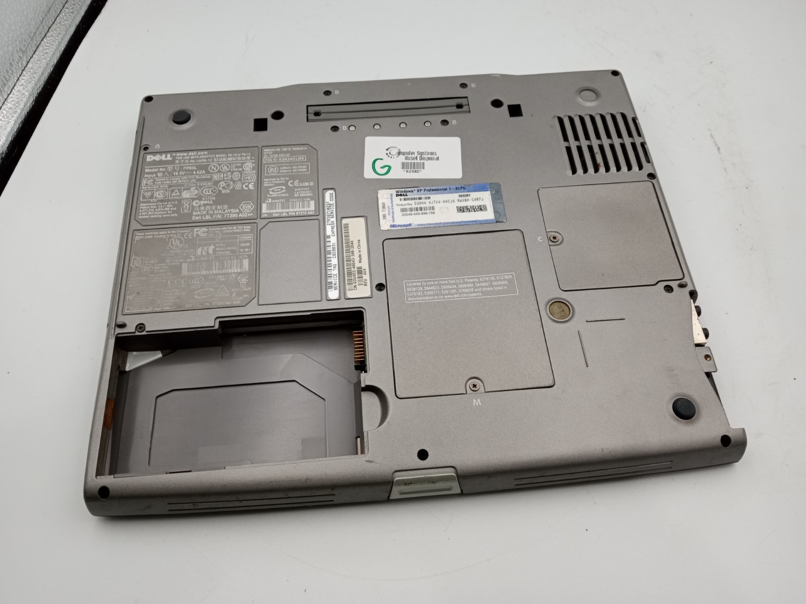 Dell Latitude D600 14″ Laptop Intel CPU – PARTS/REPAIR – POWERS ON – NO BOOT -RR