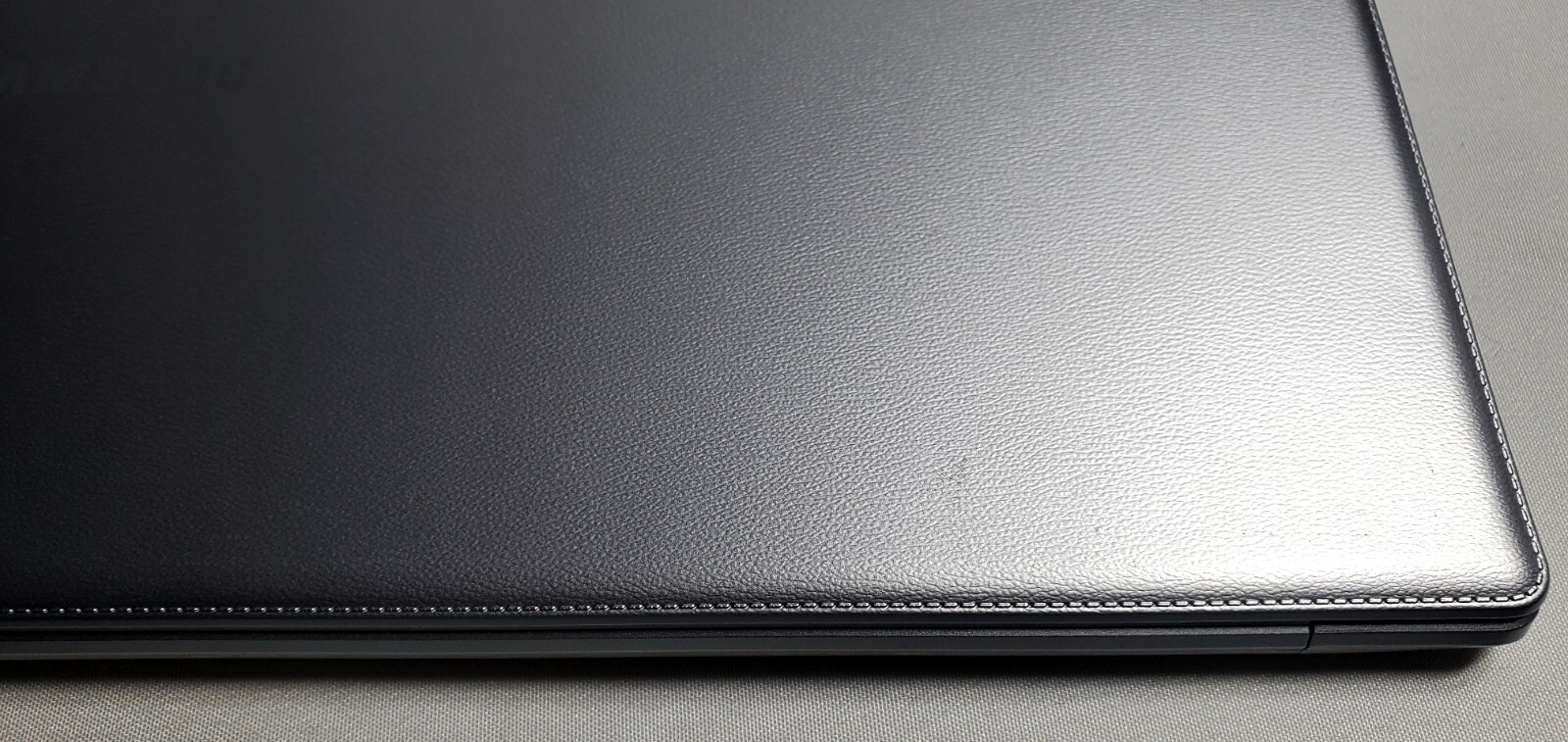 Samsung Notebook – XE500C12K01US Soft Top No Power Cord Preowned