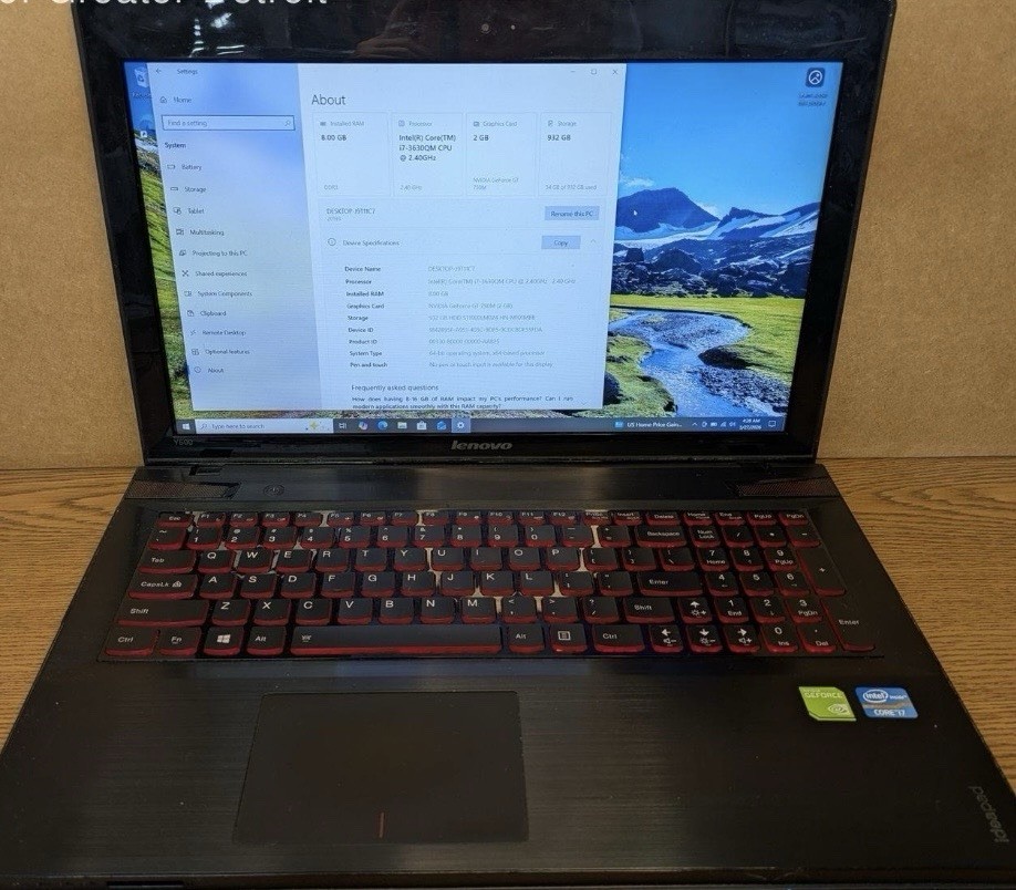 Lenovo Ideapad Y500 Gaming Laptop. 8GB Ram 1TB HDD/ Win 10/ Nvidia GeForce 750M