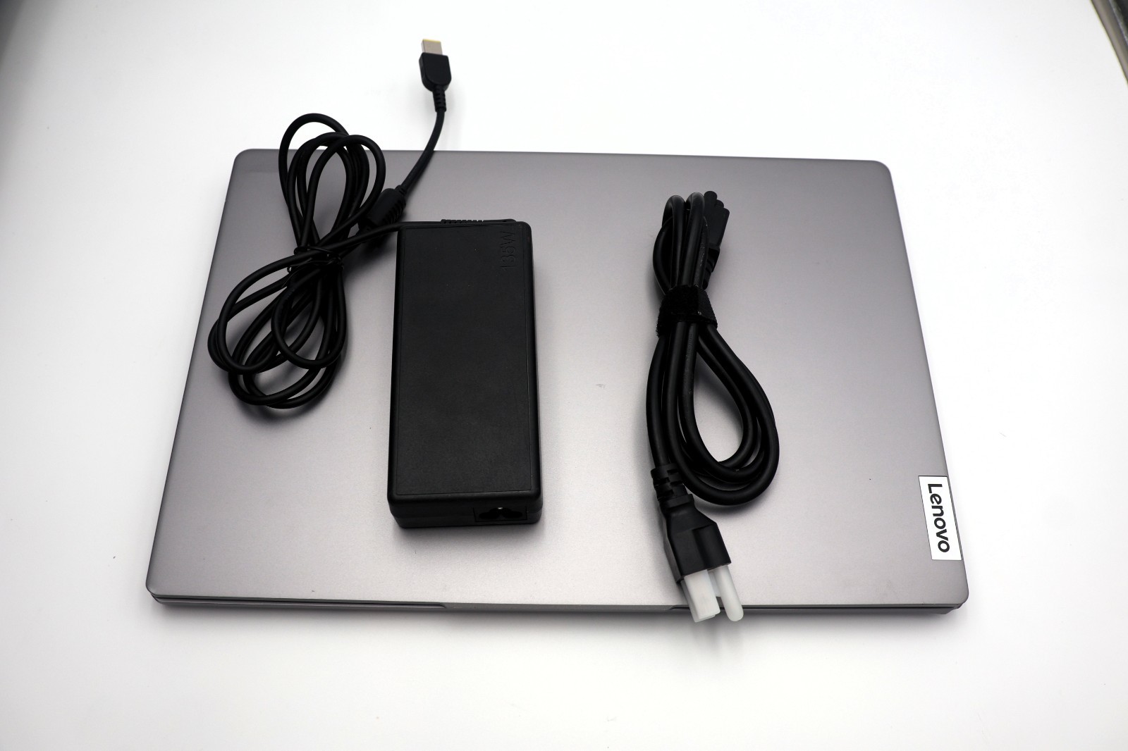 Lenovo IdeaPad Pro 5i 16″ 2K OLED Touch Intel Ultra 9 185H 32GB 1TB 4050 – Used
