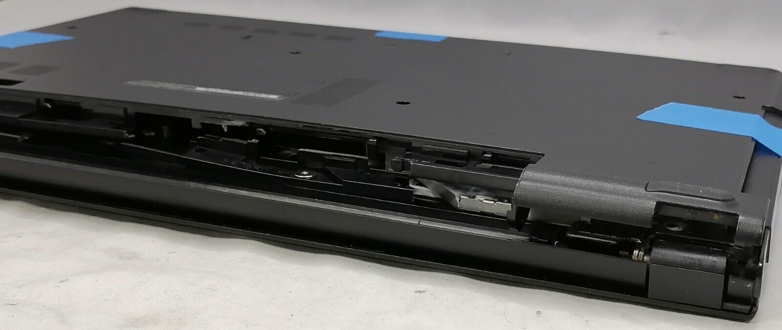 FOR PARTS 15.6″ Dell Inspiron 15 3558 (i3-5015U/2.1 GHz/NO RAM/NO GB HDD)
