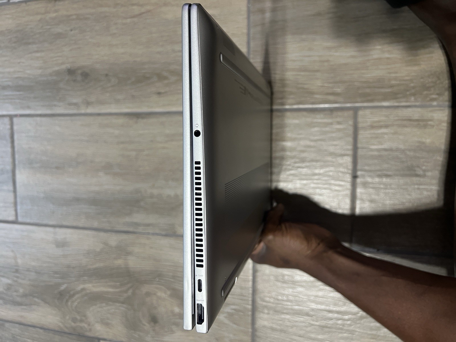 HP Envy x360 14-es1023dx 14″ 16gb 512gb SSD Core 7 150u 5.4GHz Win11h