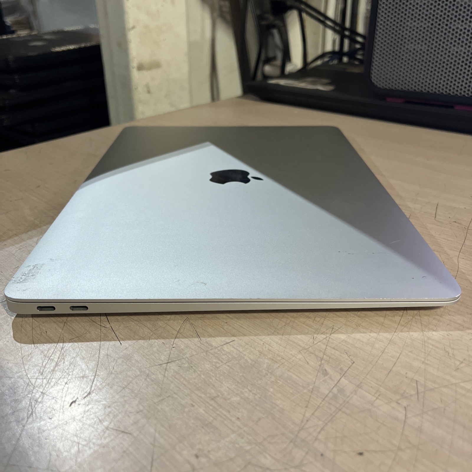 APPLE MACBOOK AIR 13″ SCISSOR, 2020 CORE I3-1000NG4 1.1GHZ 8GB RAM 256SSD