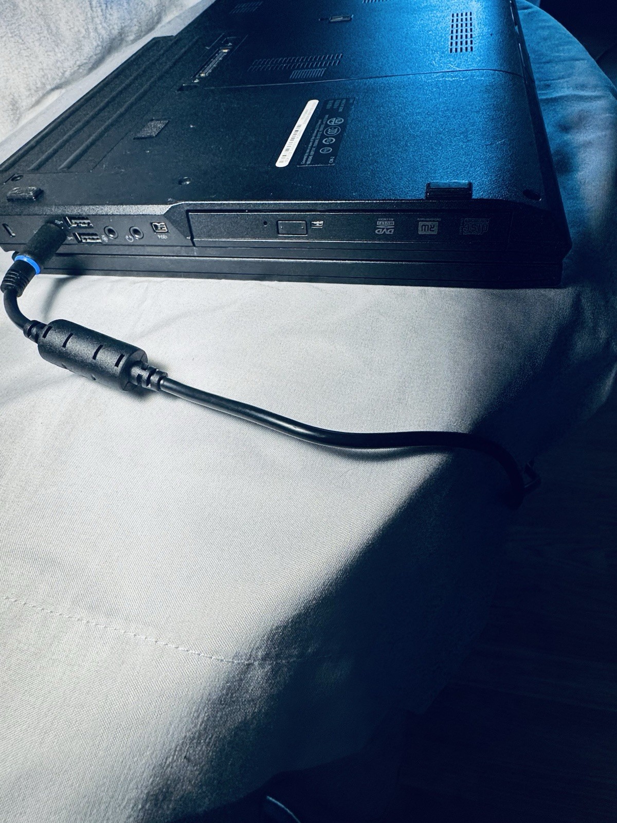 Dell Latitude E5500 15″ Core 2 Duo Wi-Fi Bluetooth VGA USB
