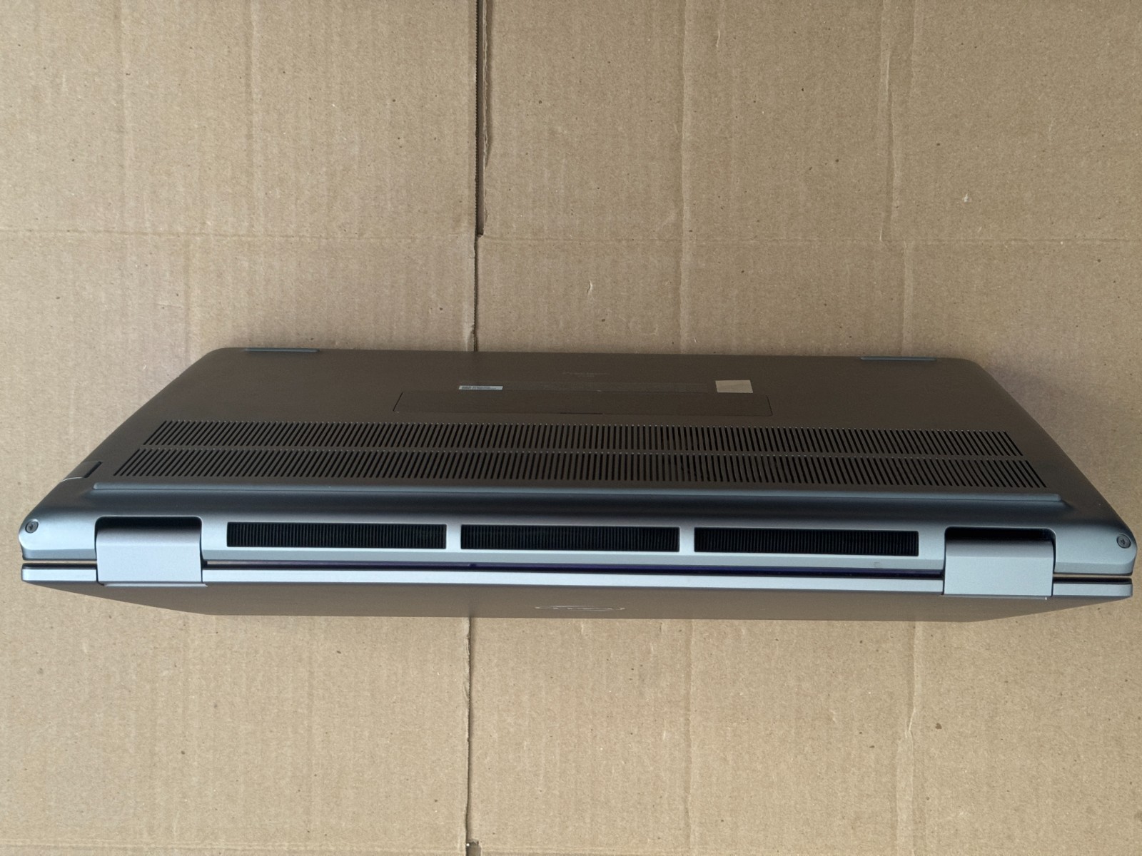 Dell Precision 7770 17.3″ FHD i7-12850HX RTX A1000 4GB 32GB RAM 1TB SSD Wi-Fi 6E