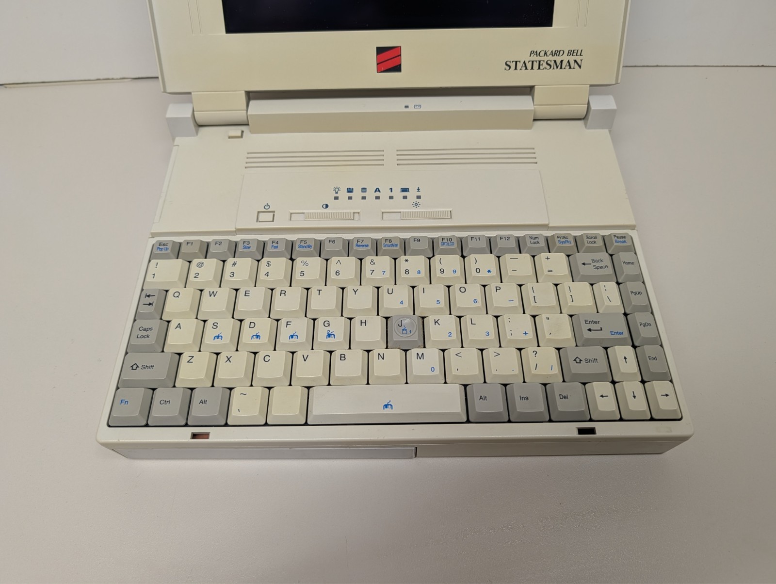 VINTAGE UNTESTED AS-IS Packard Bell Statesman Plus 810415 Laptop *For Parts*