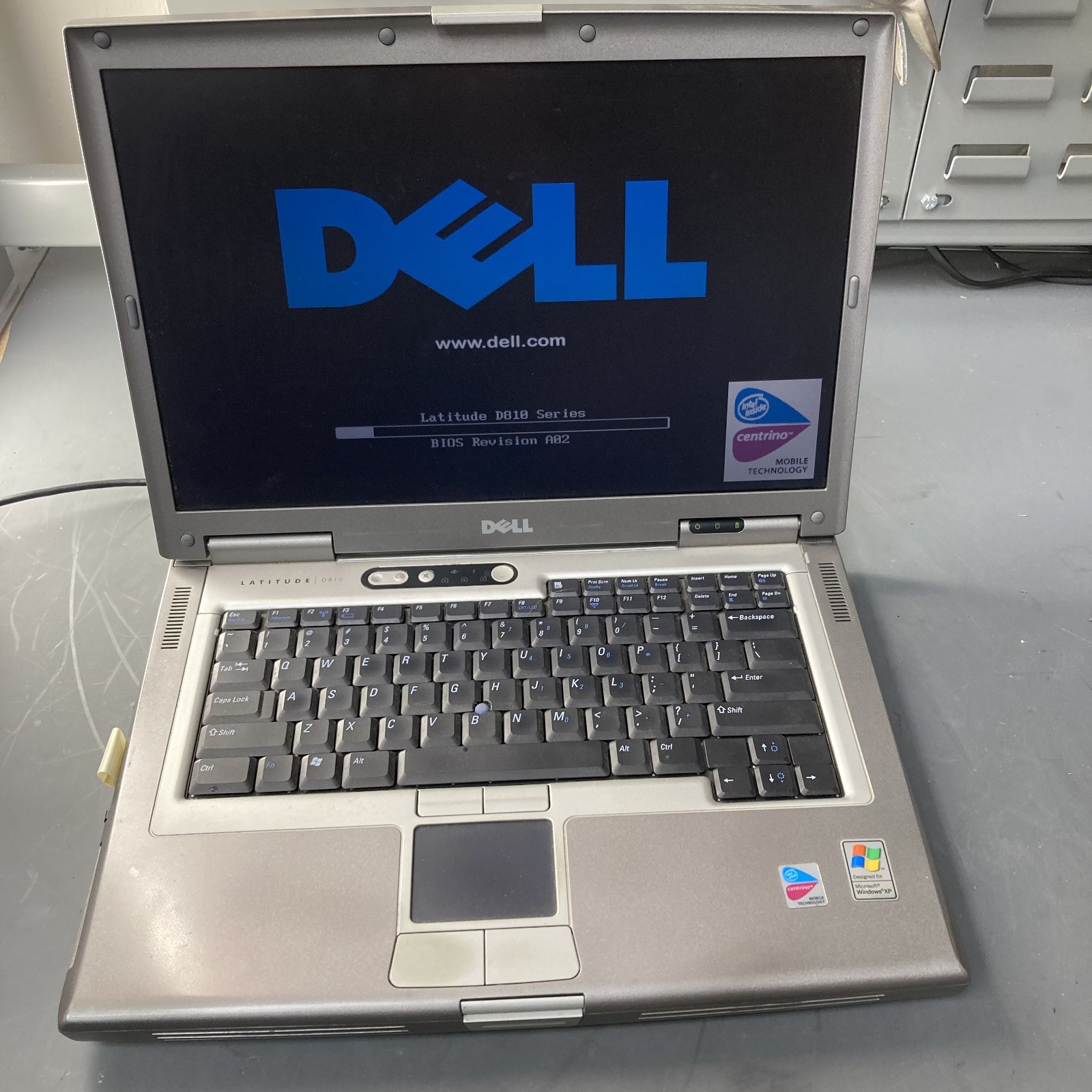 Dell Latitude D810 Laptop Pentium M 1.86GHz 2GB RAM No HDD NO OS