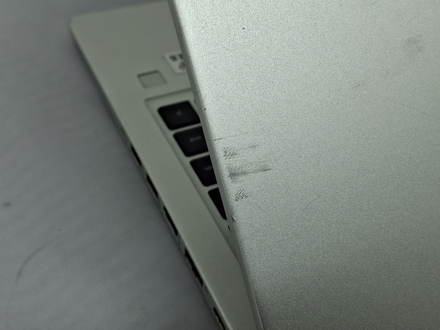 HP ProBook 440 G7 – i5-10210U – 256GB, 8GB – Windows 11, 14″ – Adap – Scratches