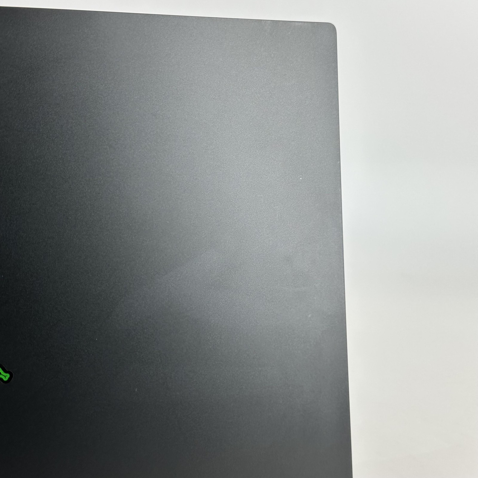 Razer Blade 16 120Hz UHD+ 2.2 GHz i9-13950HX 32GB 1TB/1TB RTX 4090 Very Good