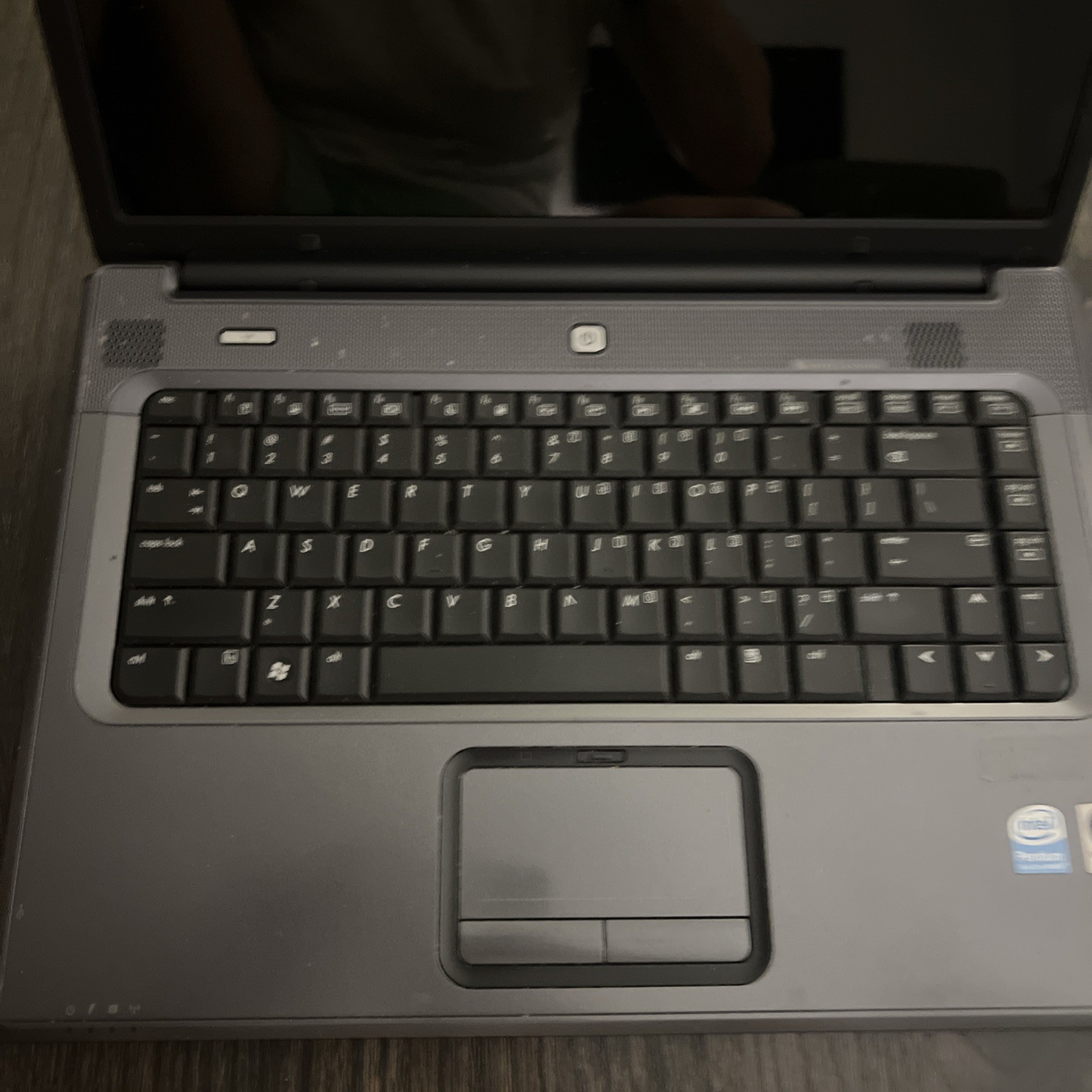 HP Compaq Presario C700 Laptop For Parts Broken LCD Screen Boots NO HDD/RAM JR