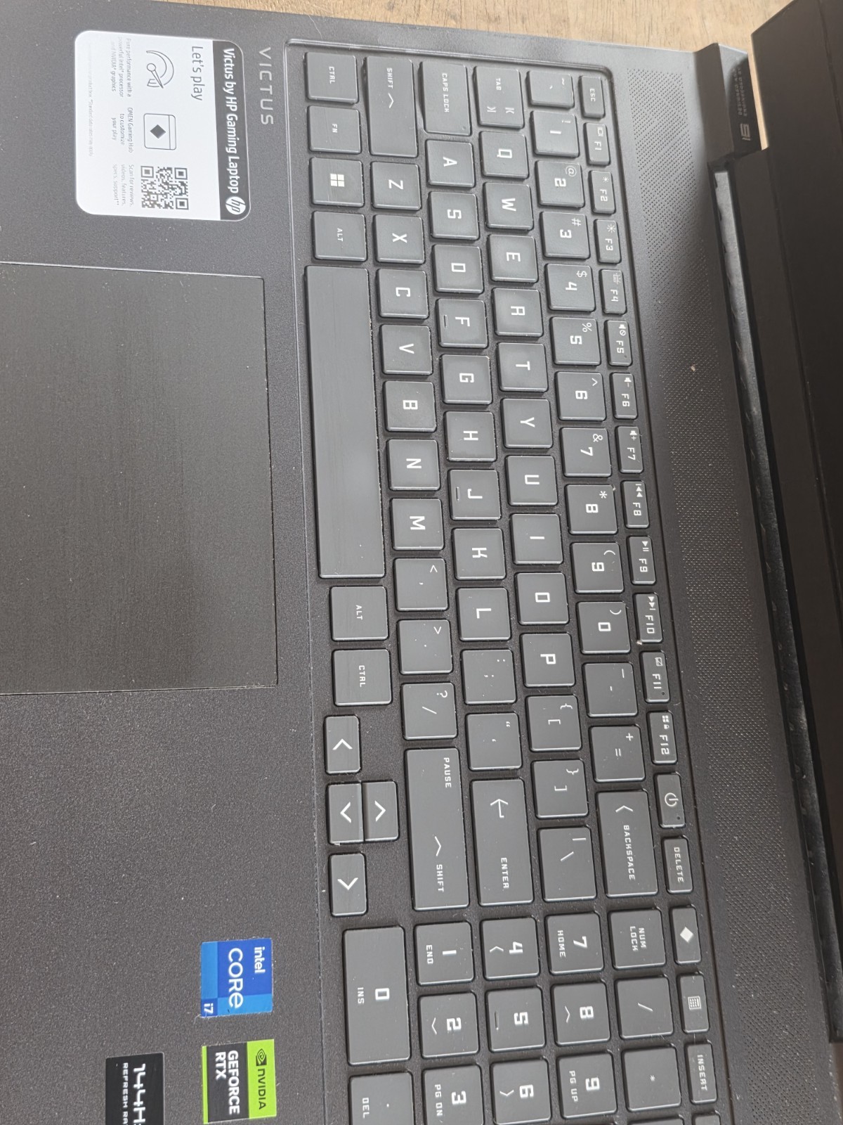 HP Victus 16-r0073cl 16.1″ FHD i7-13700HX RTX 4060 Post