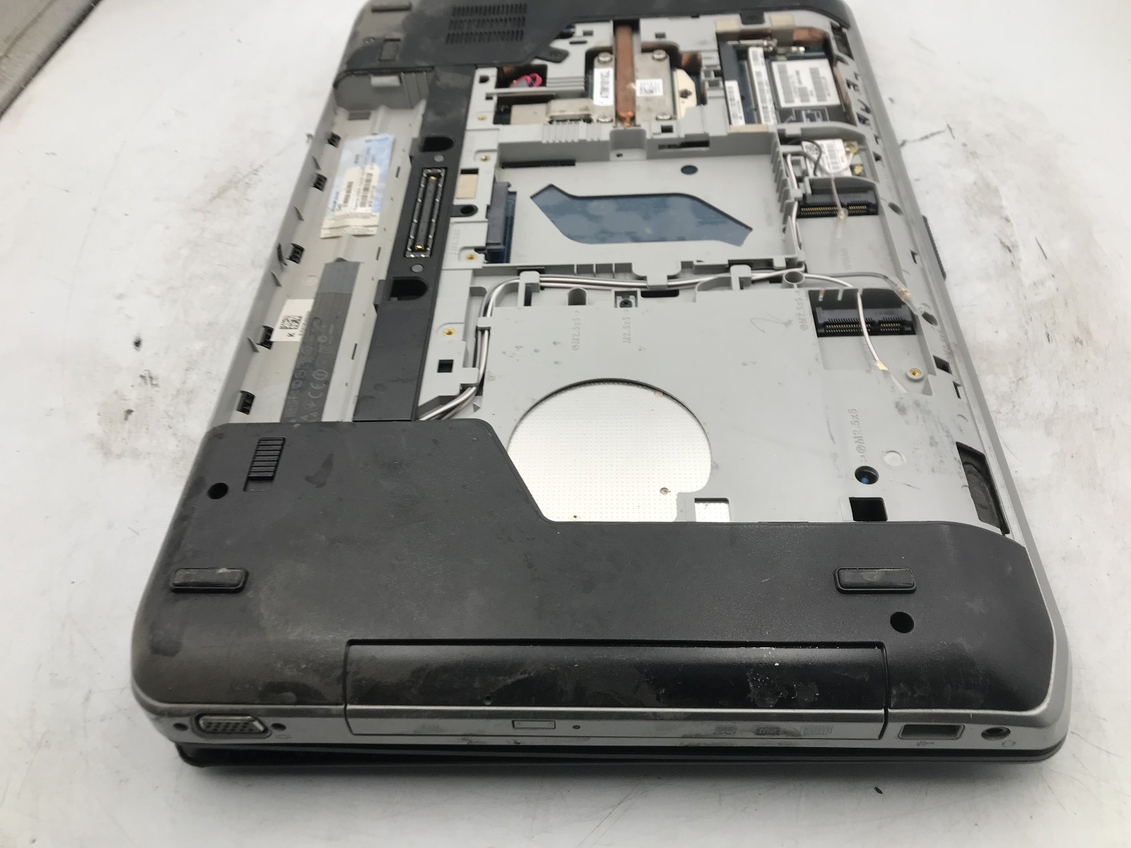 DELL LATITUDE E5530 – BOOTS TO BIOS – INTEL I5 3210M – NO RAM – READ DESCRIP -BB