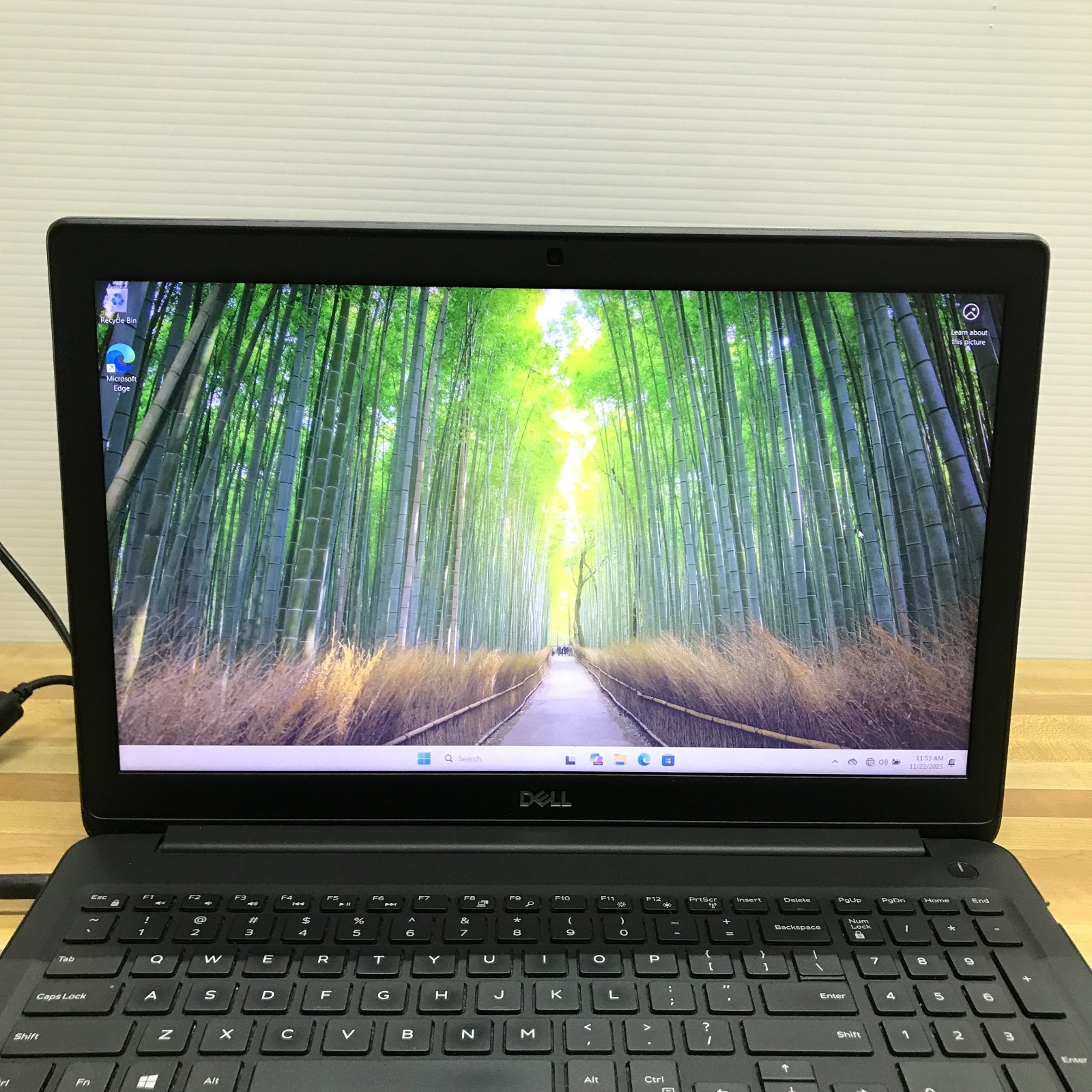 Dell Latitude 3500 15.6″ i5-8265u 1.6GHz 16GB RAM 256GB SSD (Windows 11 Pro)