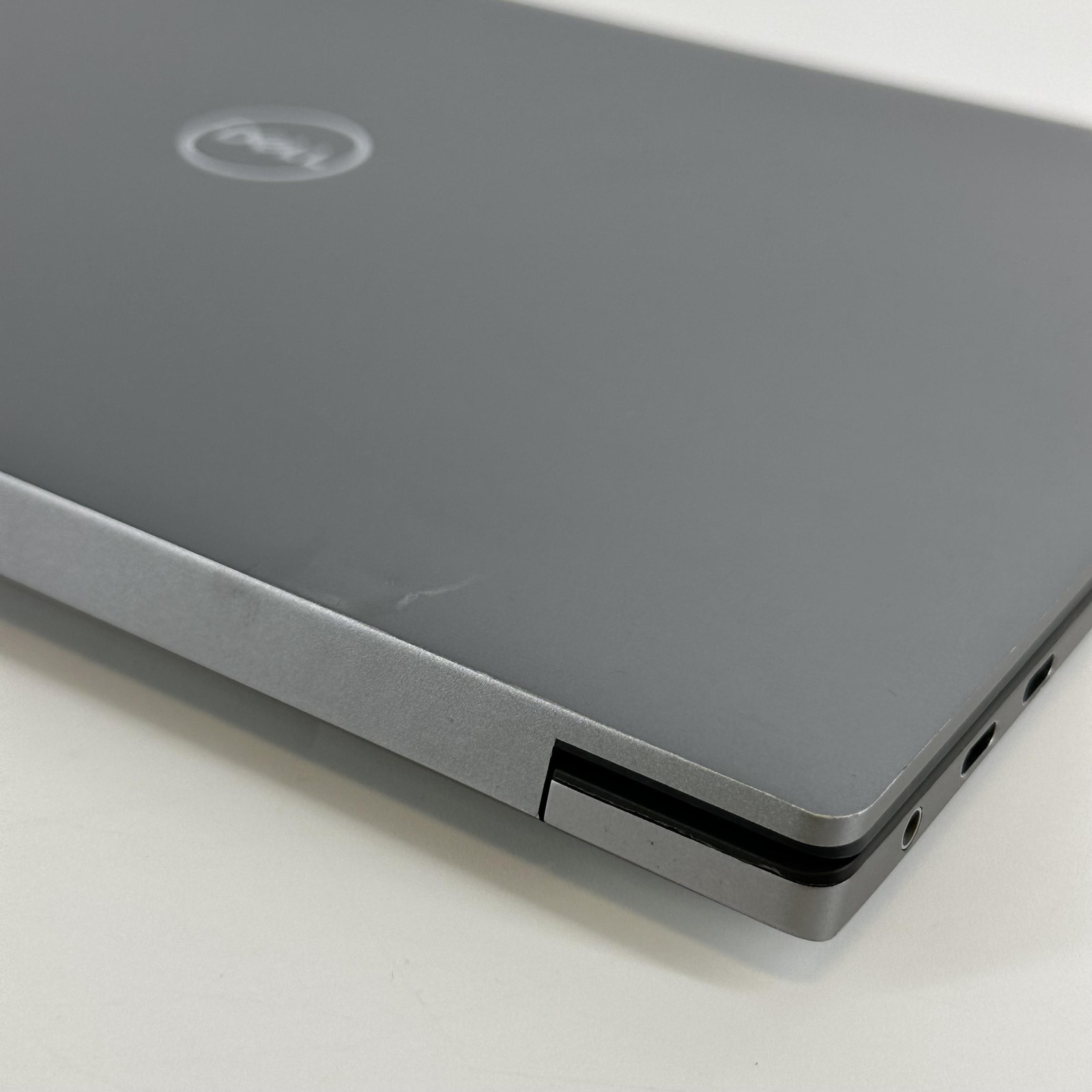 Dell Precision 5480 14 Gray FHD 2.5 GHz i7-13800H 32GB 256GB SSD RTX A1000 Good