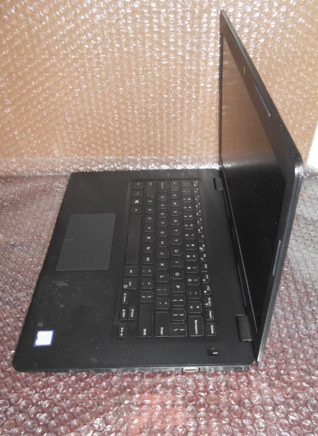 Dell Latitude 3490 14″ Intel Core i5 8th Gen. 8GB RAM 256 GB SSD Win 10 Pro