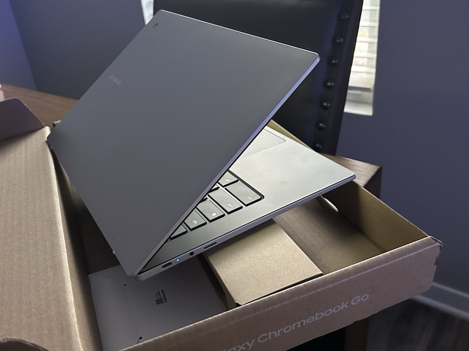 Samsung Galaxy Chromebook Go XE340XDA-KA2US 14″ Celeron 4GB 64GB Chrome OS Silv…
