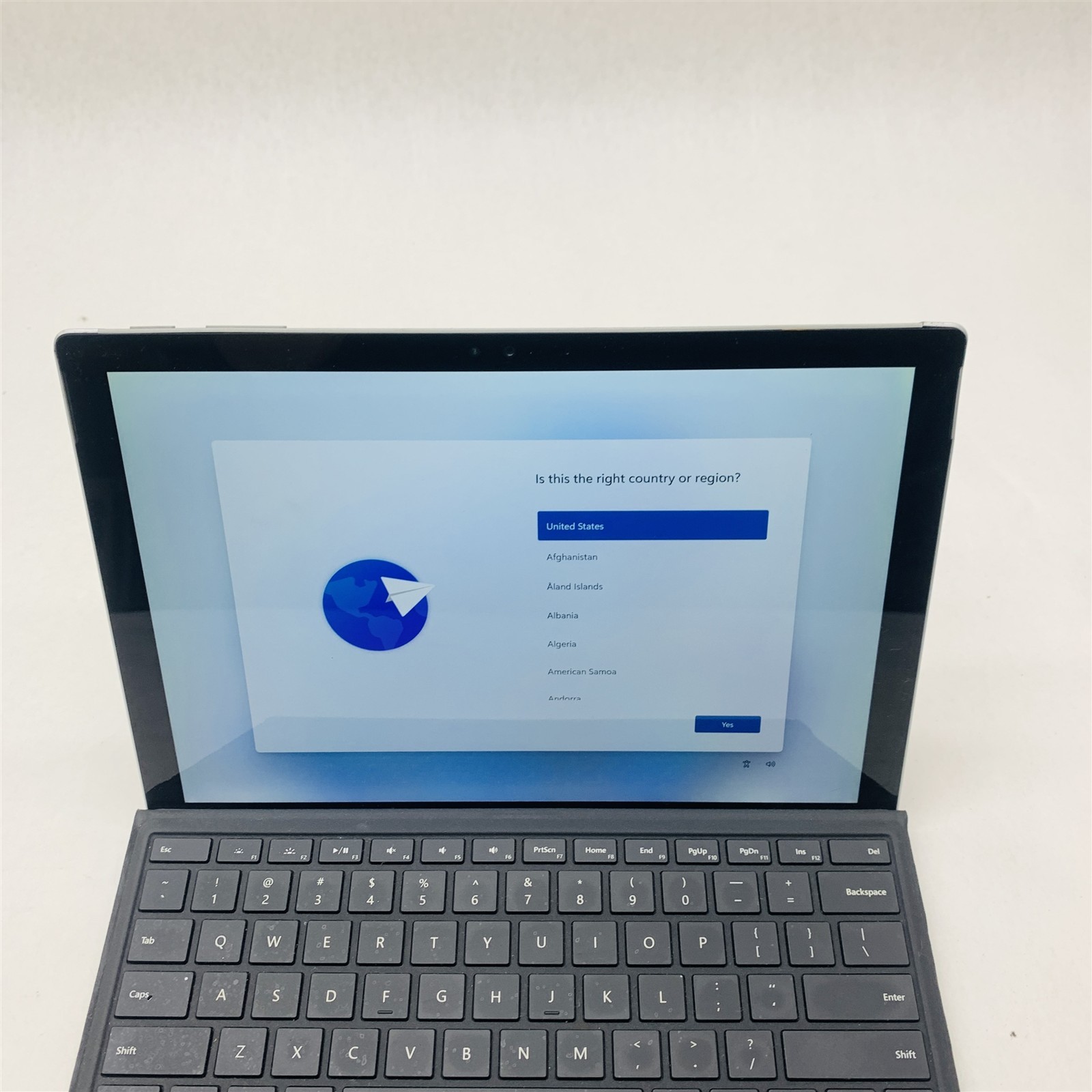 Microsoft Surface Pro 4 1796 12.3″ i7-7660U 2.5GHZ 8GB RAM 256GB NVMe Win 11 PC