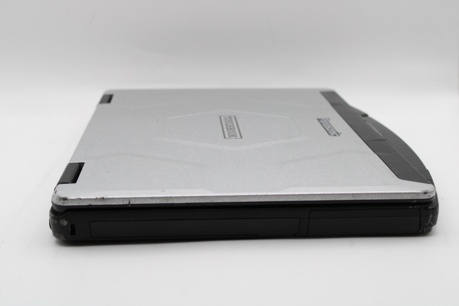 Panasonic ToughBook CF-54 MK2 _ i5-6300U _ 8GB / 480GB _ No OS / Batt