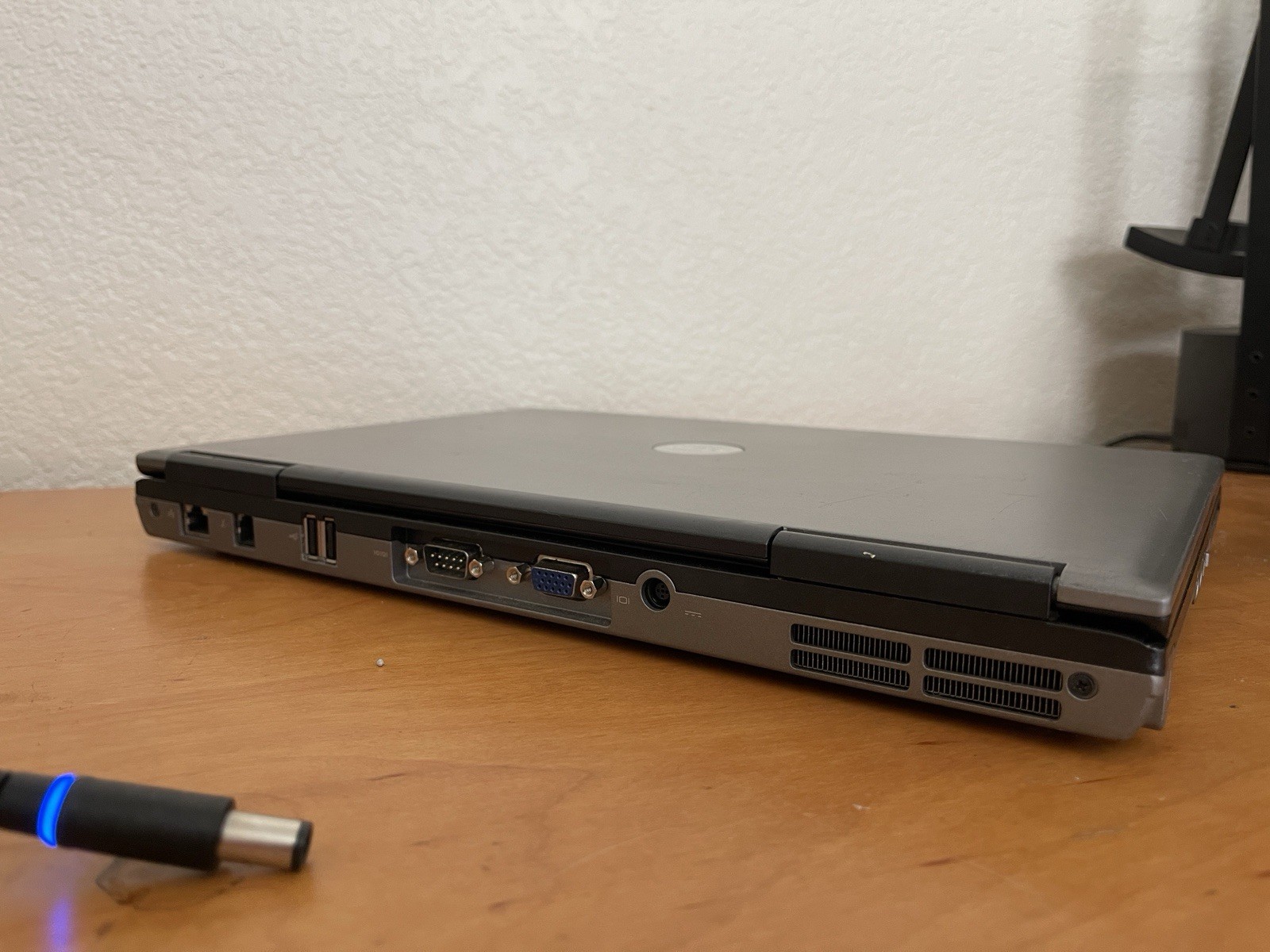 DELL D630 D620 14″ Windows XP Laptop 1.7Ghz, 3GB, 120 GB SSD, DVD, RS232 Serial