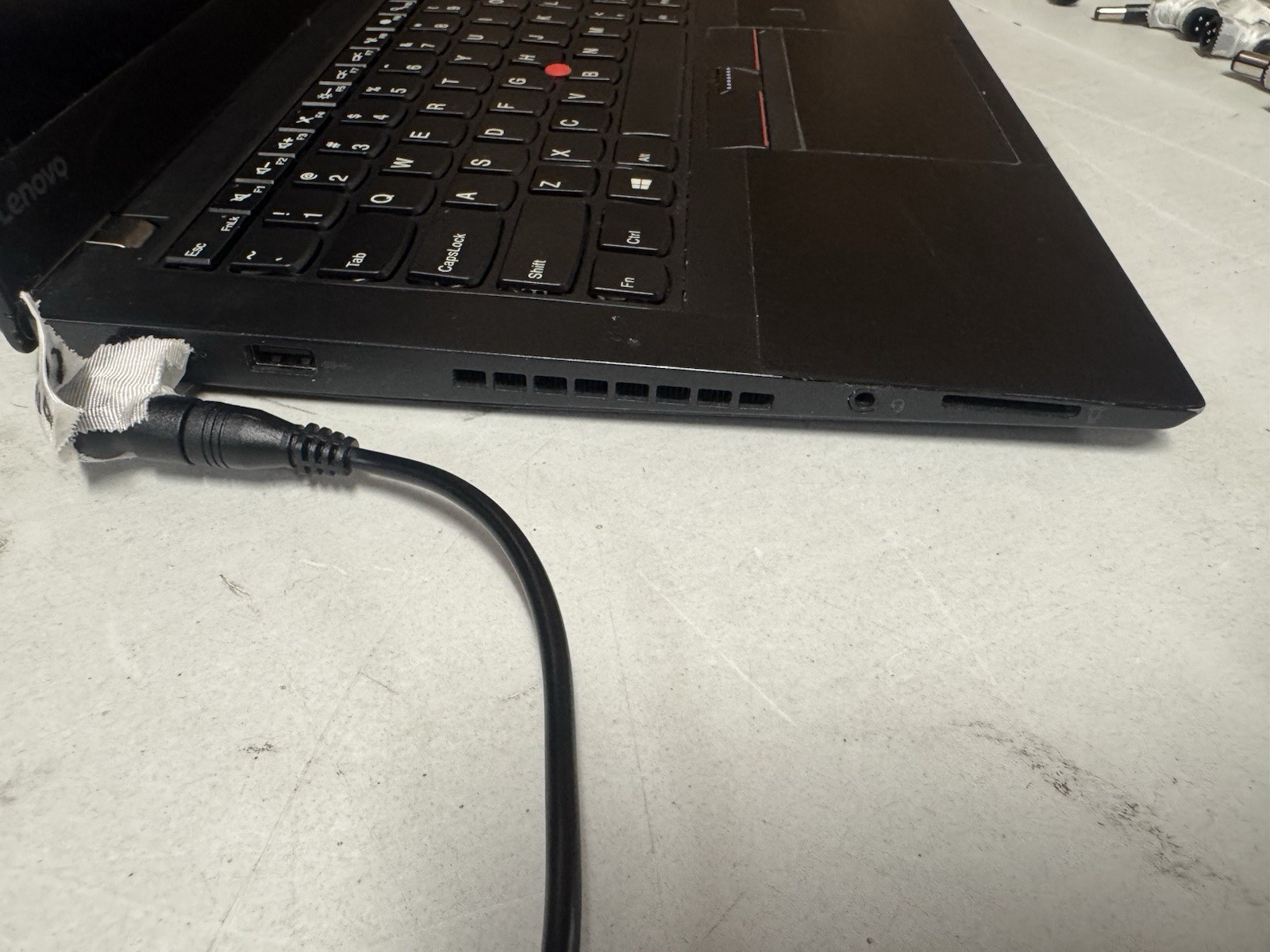 Lenovo ThinkPad T460s i5-6th 4GB No SSD Issues/Keypad/Screen Damage – AS-IS