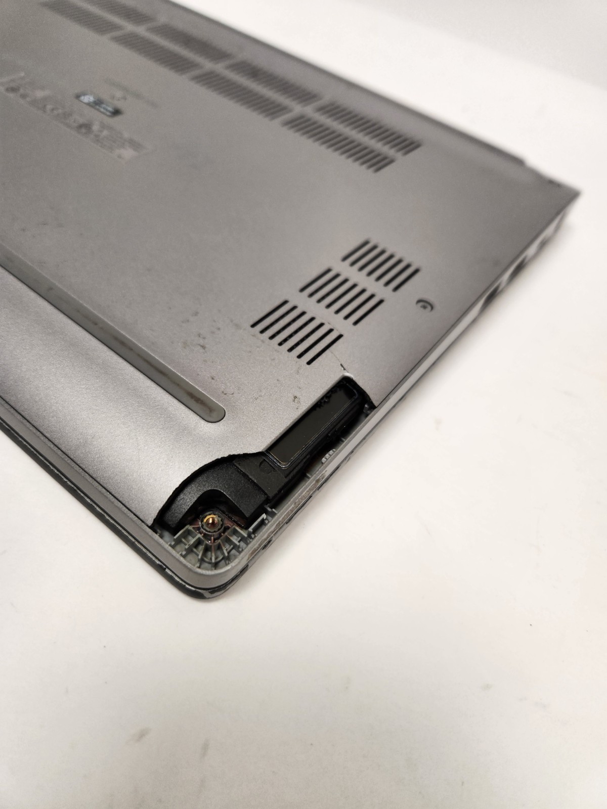 Dell Latitude 5310 Core i5-10310U, 8GB RAM, 128GB NVME Win11 PRO *READ #0339