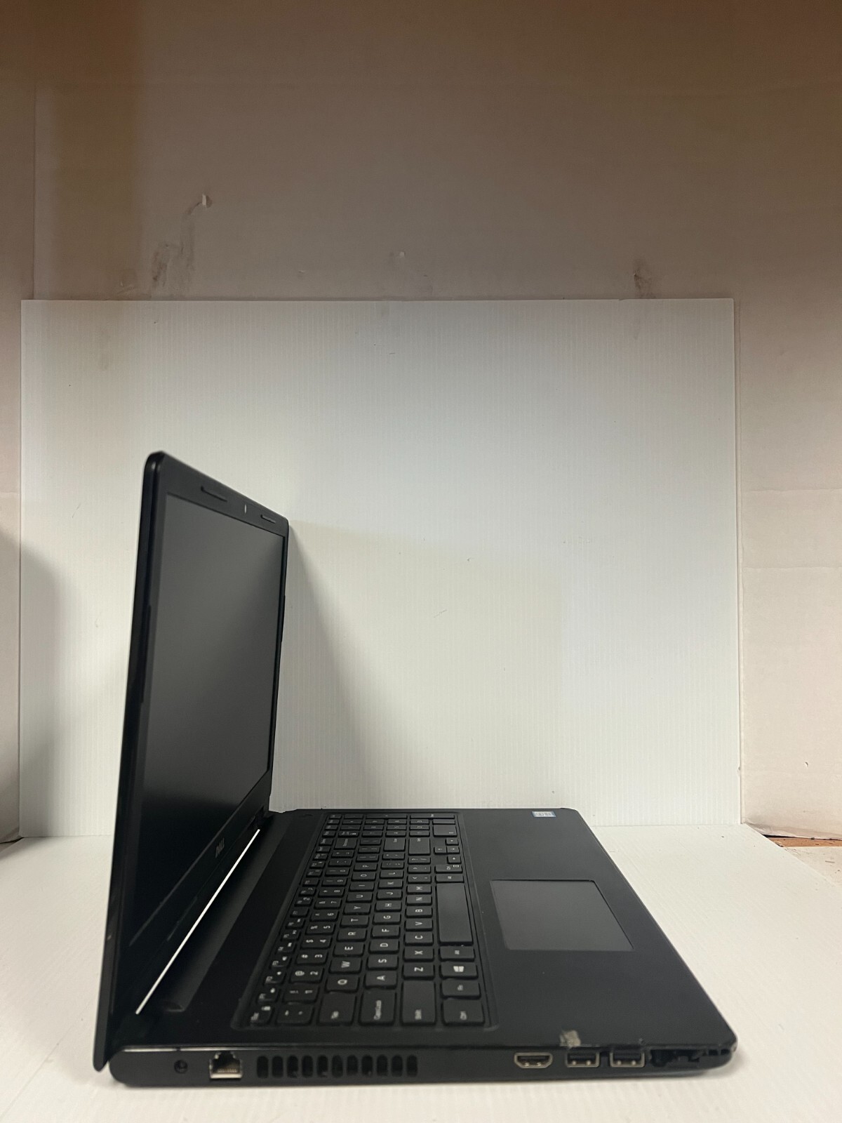 Dell inspiron 15 5100 15″ laptop, i3-7th GEN, 8GB RAM, No HDD
