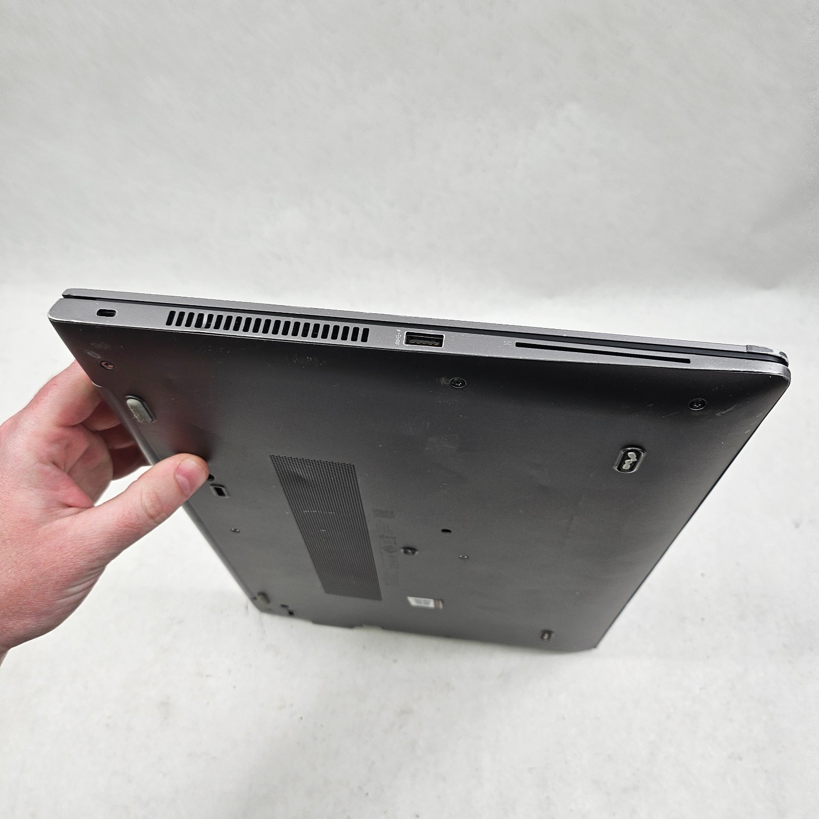 HP ZBook 15u G5 15.6 FHD i7-8550U 16GB 512GB SSD AMD Radeon Pro WX 3100 *Read