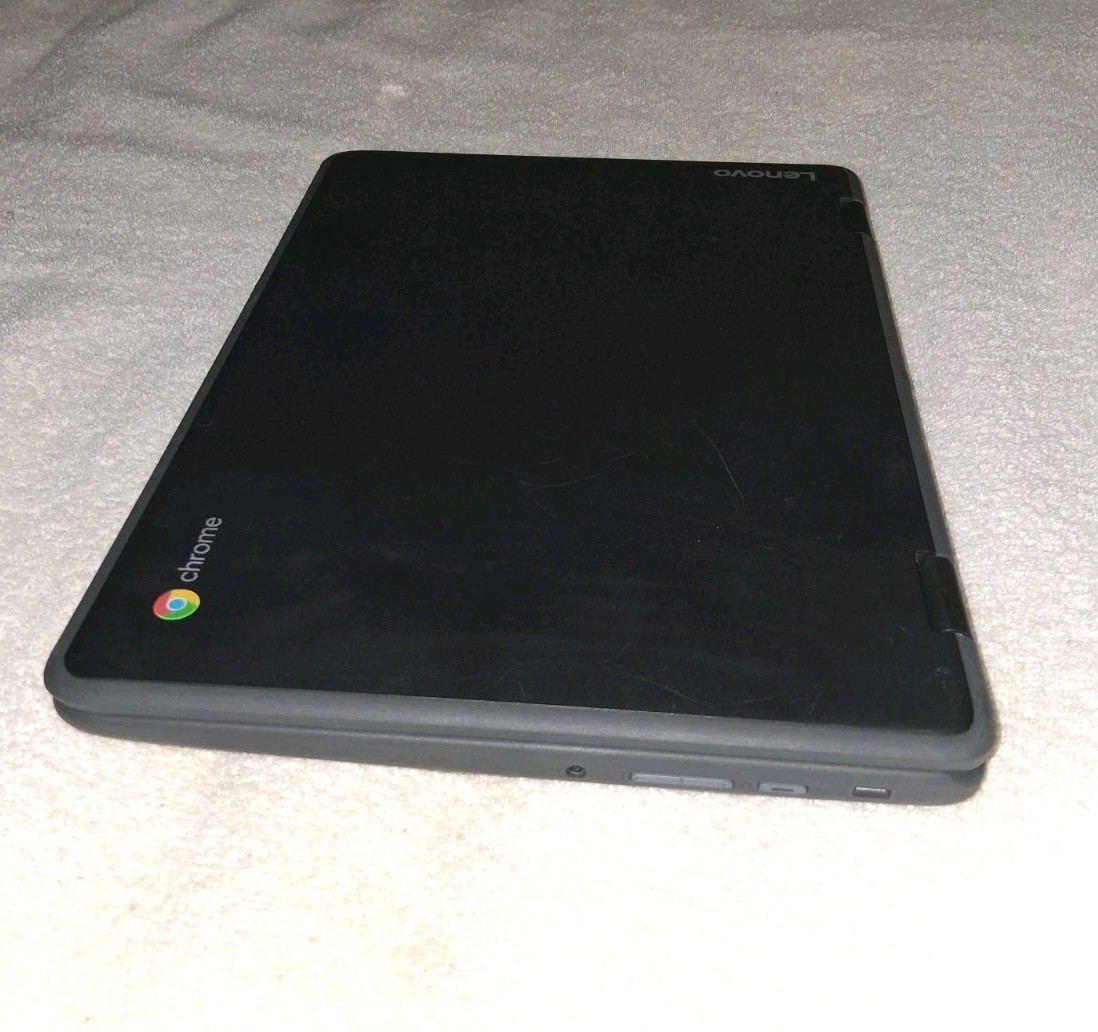 Lenovo 300e Black Chromebook 11.6″ Touchscreen 4GB Ram 32GB Storage HDMI Port