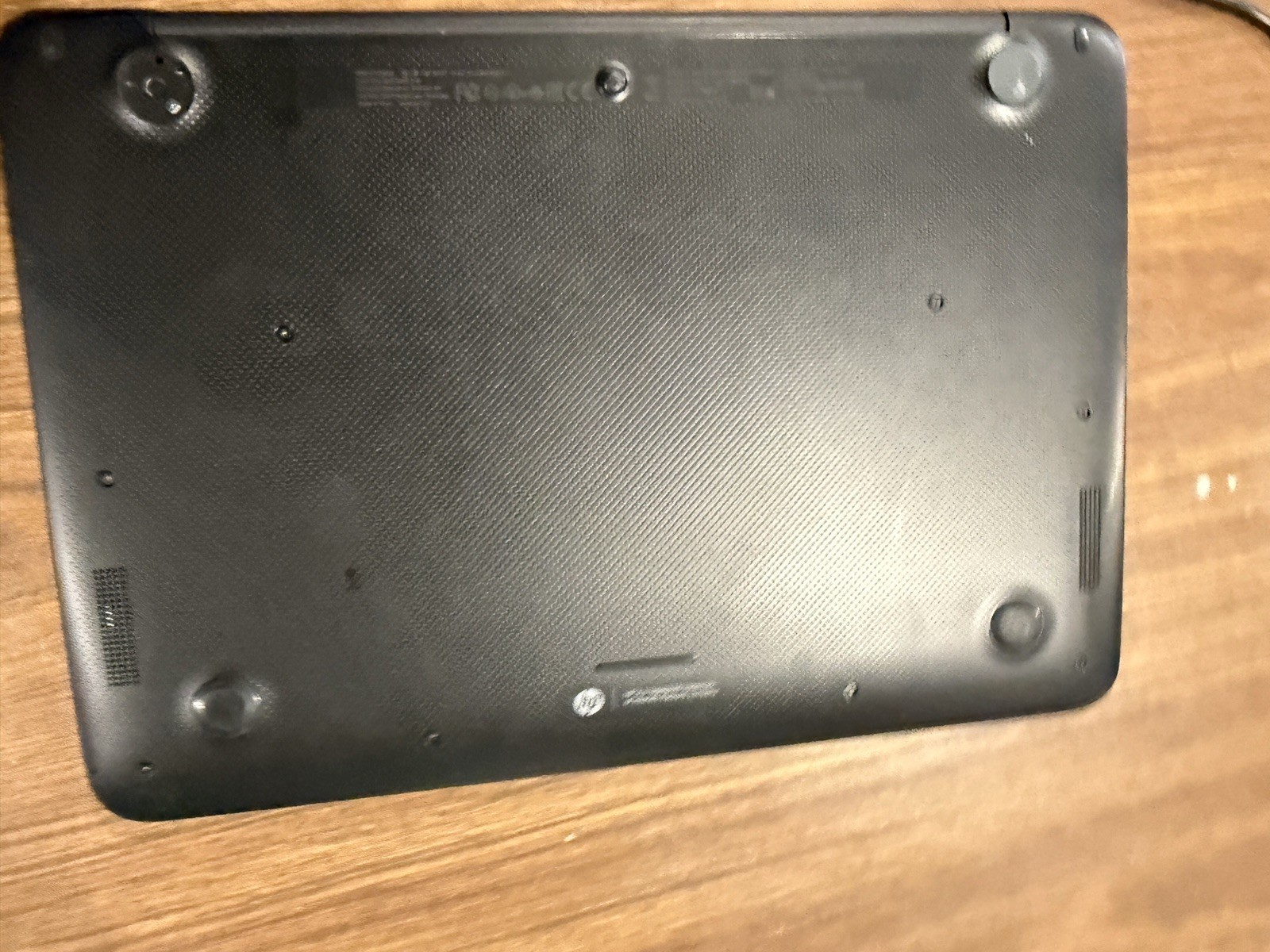 HP Chromebook 14 G3 Works. Cracked Screen