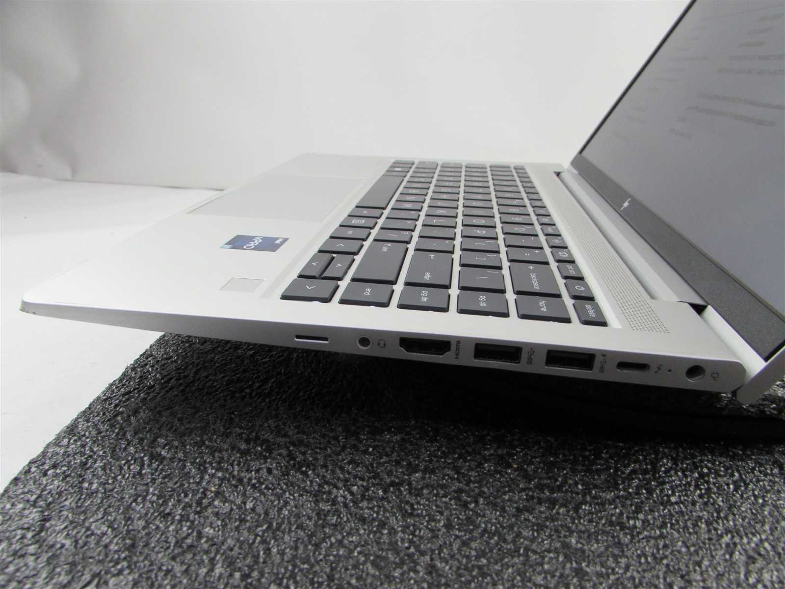 HP ELITEBOOK 640 (G9) 1920X1080 FHD TOUCHSCREEN I7-1270P NO SSD 4GB RAM NO O.S