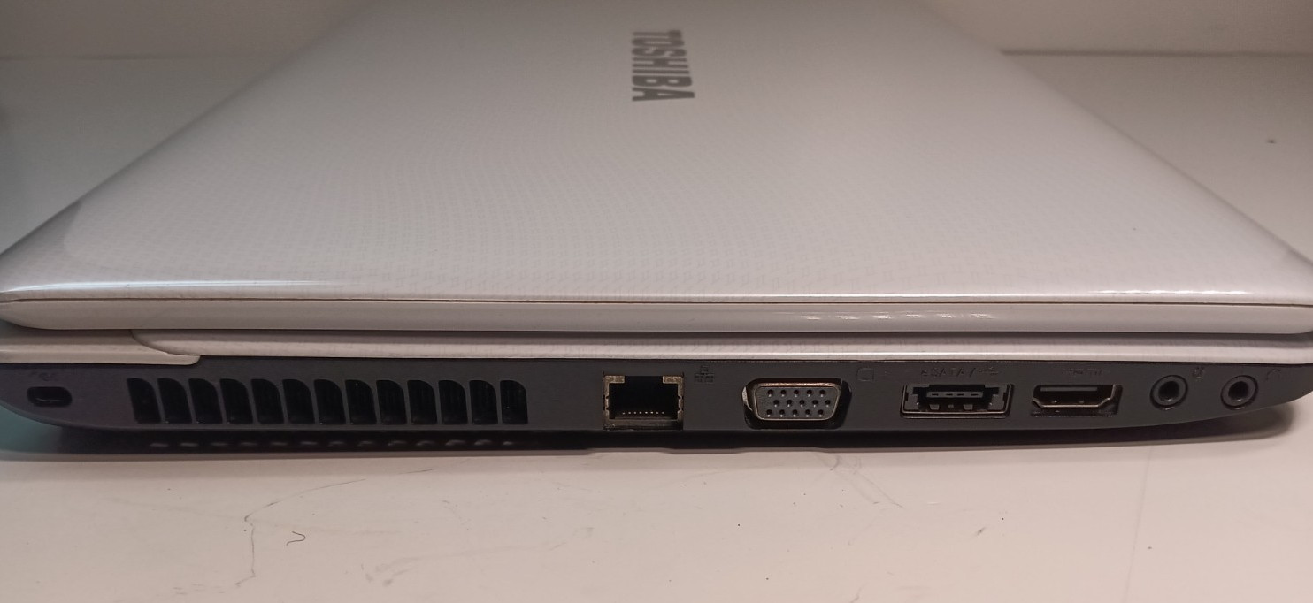 Toshiba Satellite L655D Laptop 8GB RAM 300GB HDD 15.6″ Screen Win 10 Pro Tested