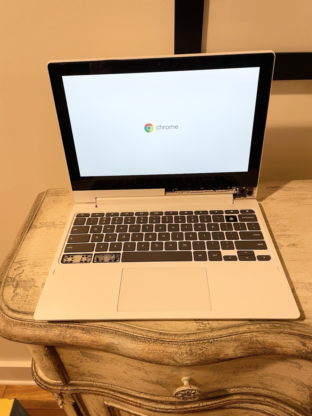 Lenovo Chromebook C330 2-in 1. 4GB, LPDDR3, 64GB EMMC, CHROME OS, 11.6” Screen
