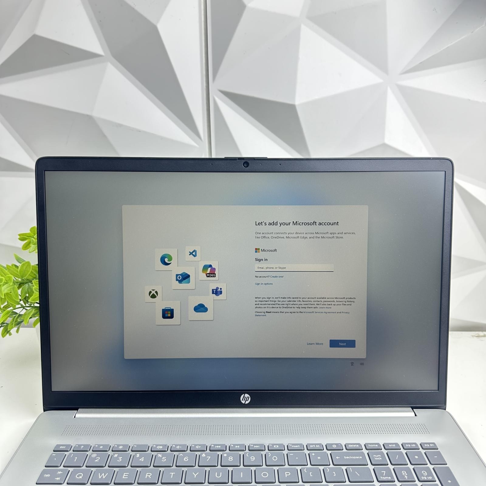 HP 17 Laptop, 17.3″ FHD, AMD Ryzen 5 7530U, 8GB, 512GB SSD, Silver