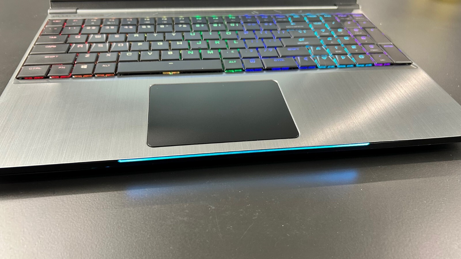 Eluktronics MECH 15 G1Rx gaming laptop. i7 9750H RTX 2060, FHD 144Hz W 11 Home