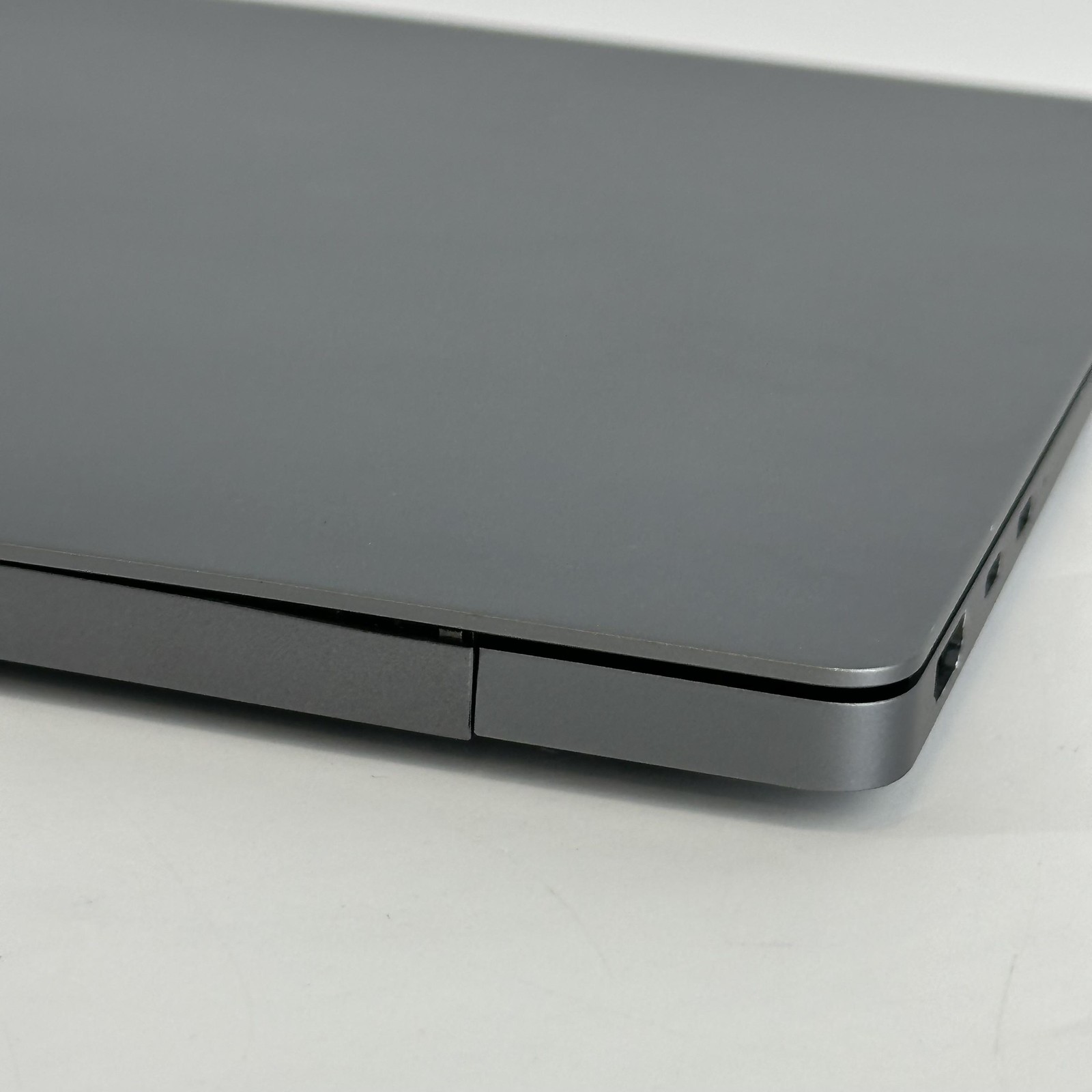 Samsung Galaxy Book5 Pro 14 QHD+ TOUCH Ultra 7 256V 16GB 512GB CRACKED SCREEN