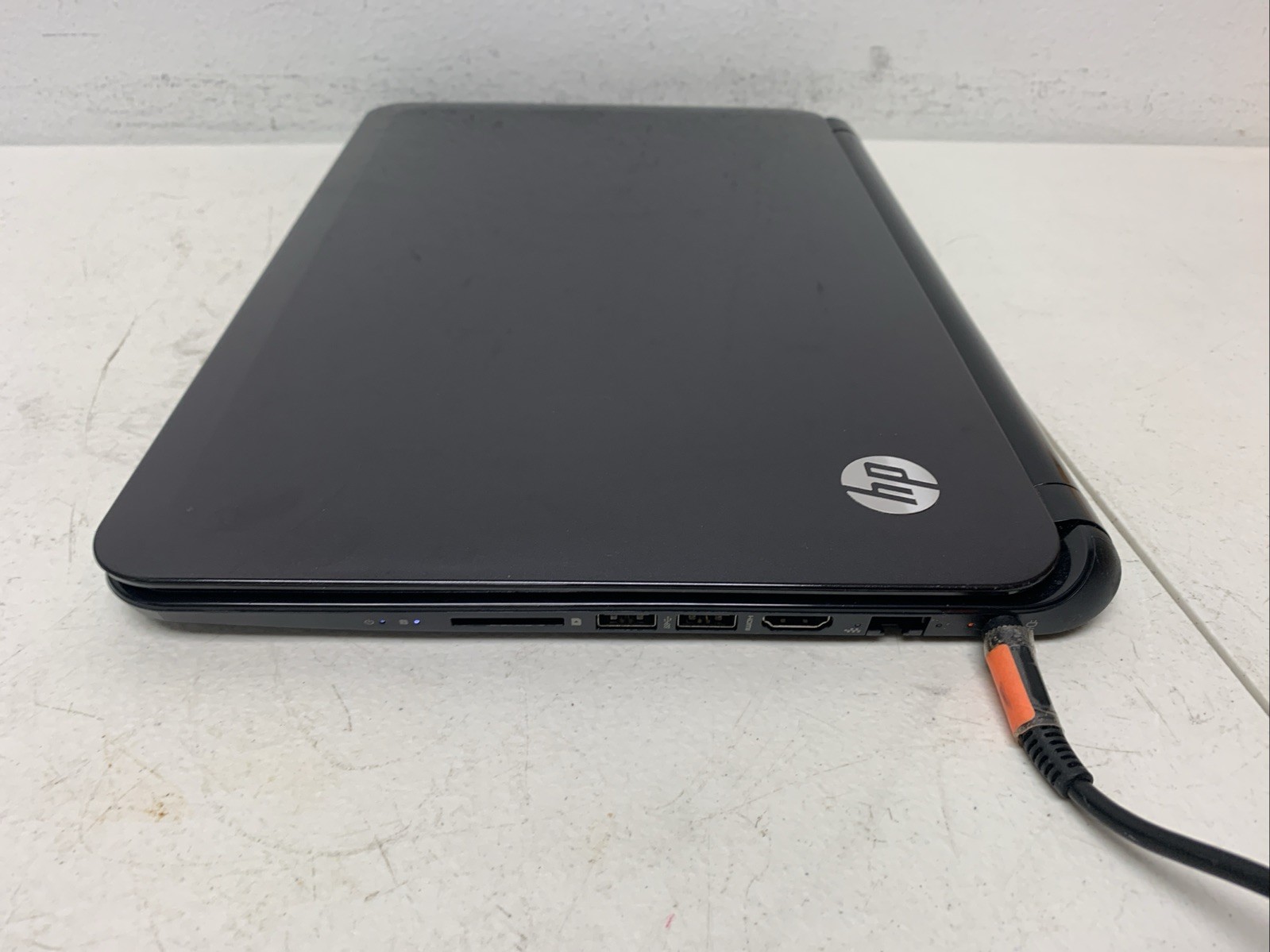 HP Pavilion Touchsmart TS Sleekbook: 14 Celeron 877 1.40ghz 4gb Ram 500HDD WIN