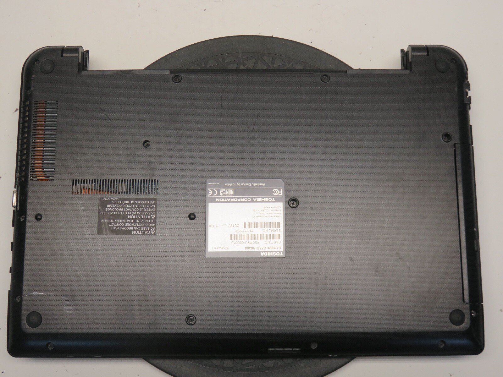 Toshiba Satellite C55D-B5308 AMD E1-2100 APU 1.00GHz 4GB NO HDD No Batt