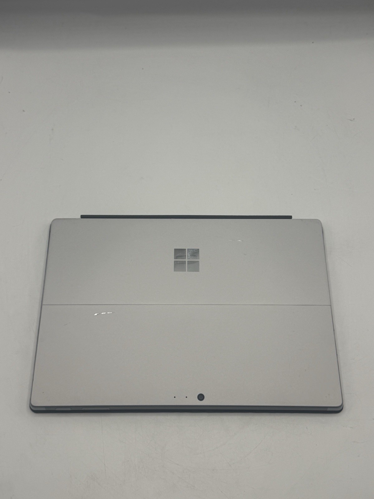 Microsoft Surface Pro 1796 12.3” Intel i5-7300U 2.6GHz 4GB RAM 128GB SSD WIN10P