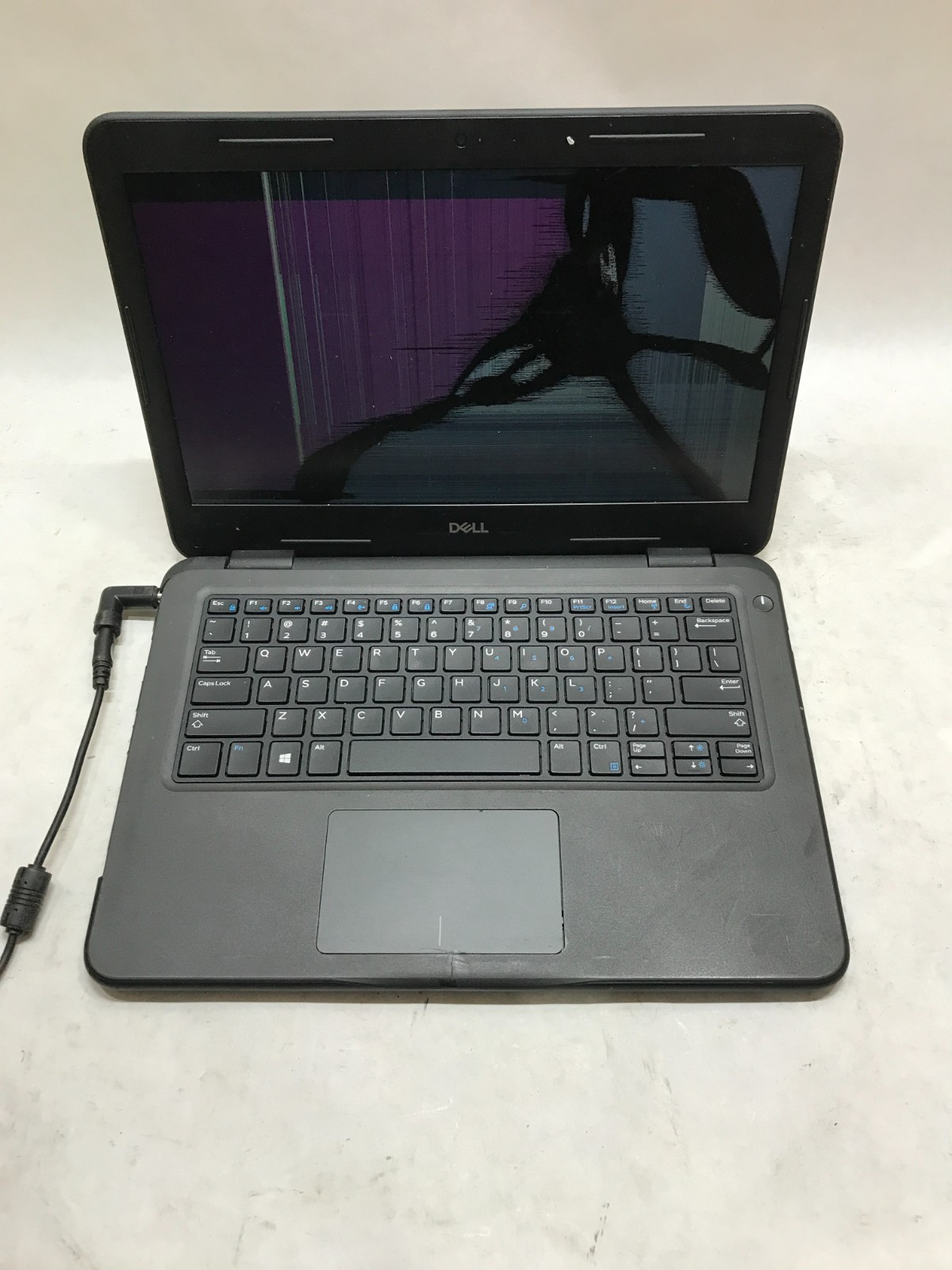 Dell Latitude 3310 13″ Intel Core i5 NO RAM NO HDD/OS For Parts CRACKED LCD – DW