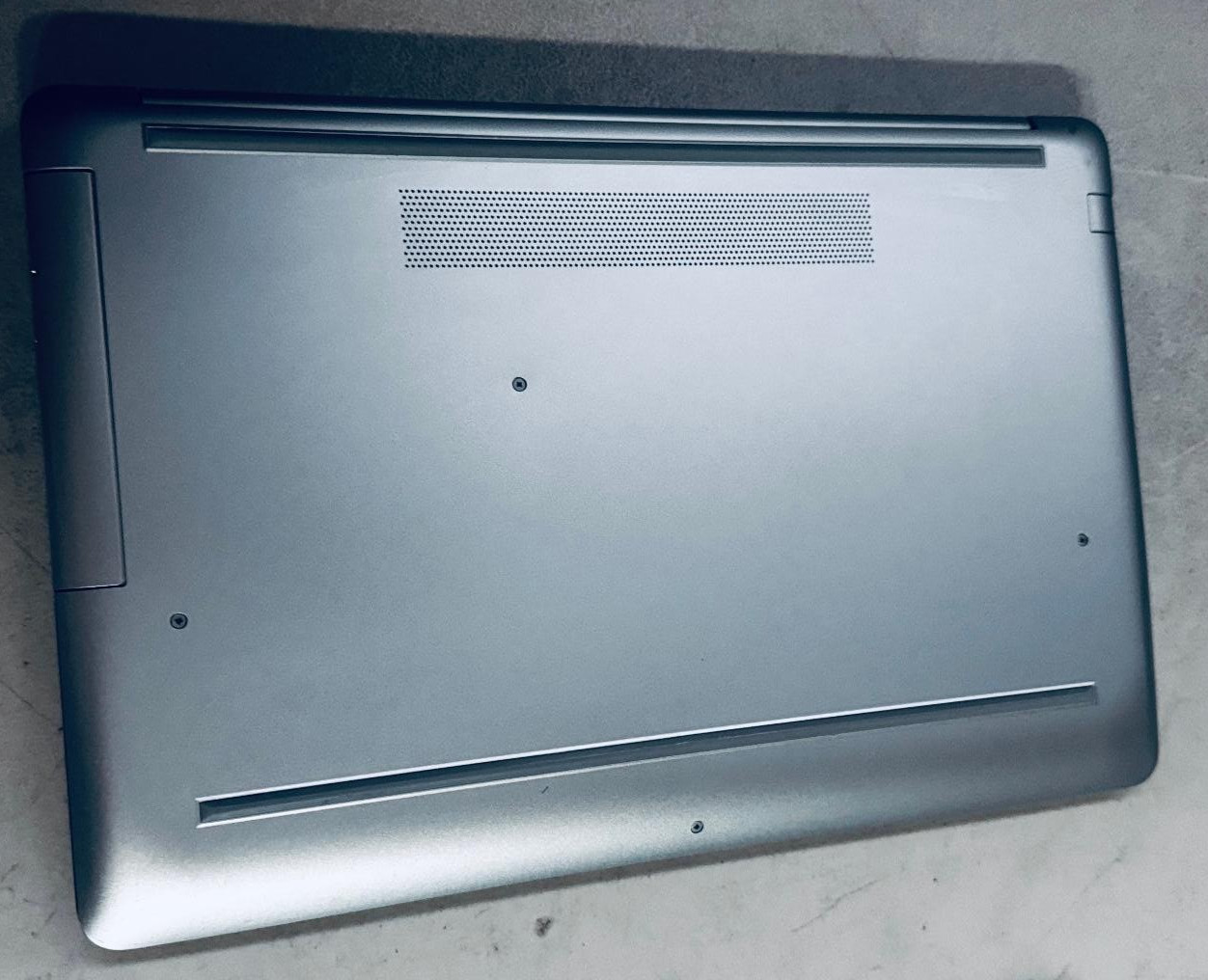 HP 17″ Laptop-Intel i7 7500U-8GB RAM-1TB HDD WIN 11-8GB RAM