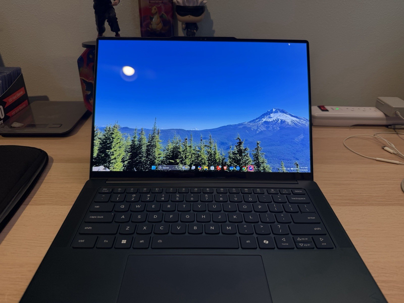 Lenovo Yoga Slim 7x 14.5” OLED Touch 32GB/1tb Snapdragon X Elite Win 11 Pro