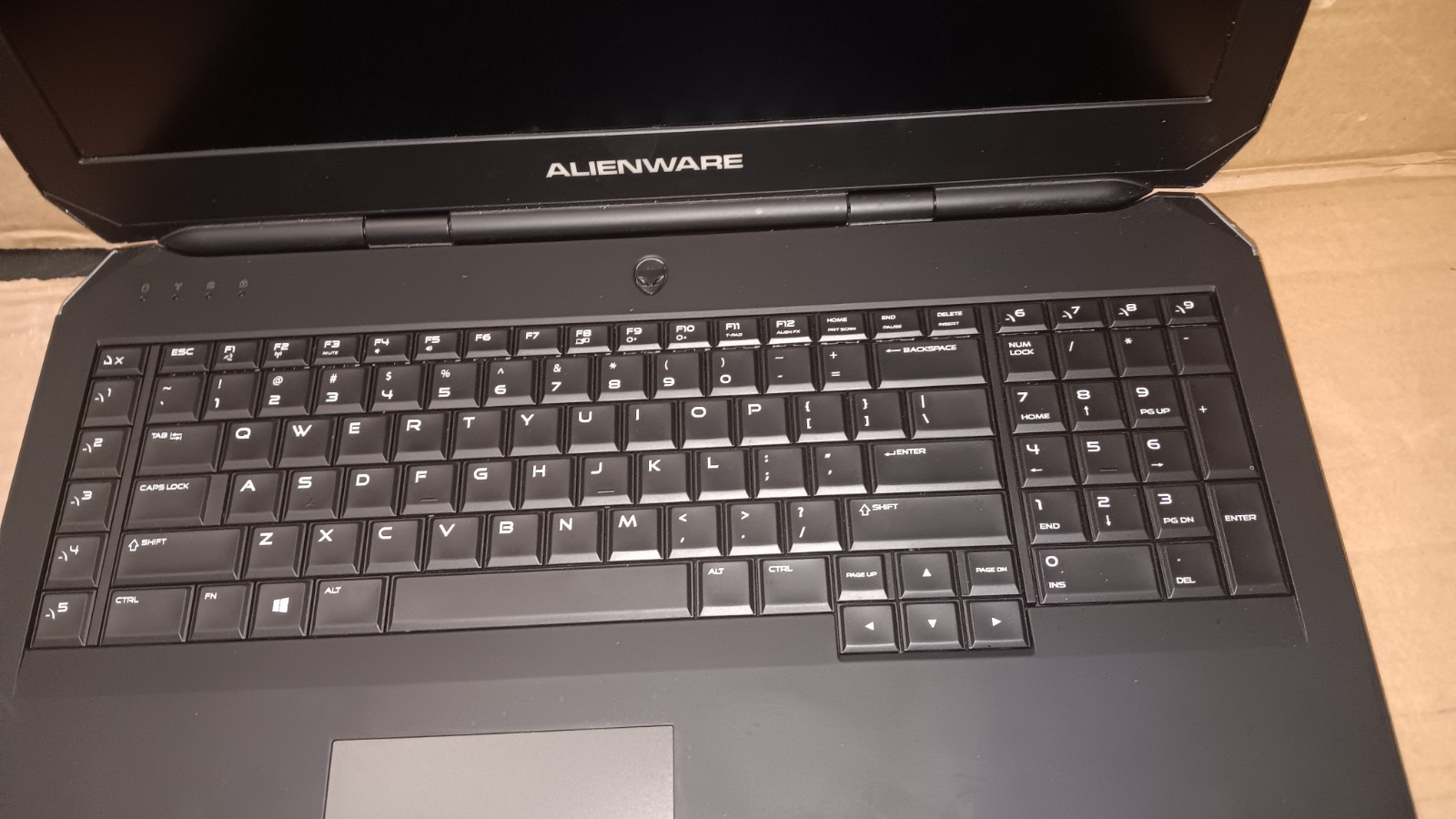 Dell Alienware 17 R3 Gaming Laptop Core i7 Motherboard 17.3″ LCD Screen Parts