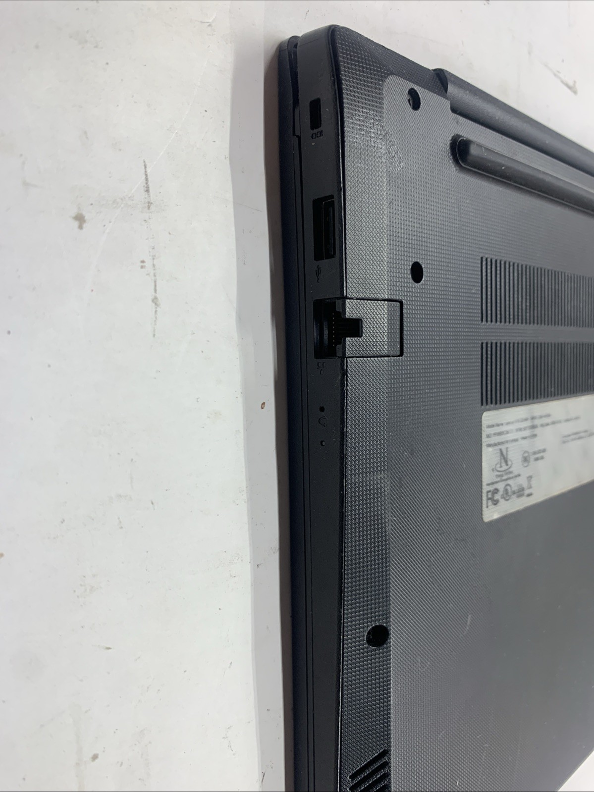 Lenovo V15 G3 82TT FHD 15.6″ i3-1215U 1.2GHz 32GB RAM 1TB SSD UHD Graphics Win11