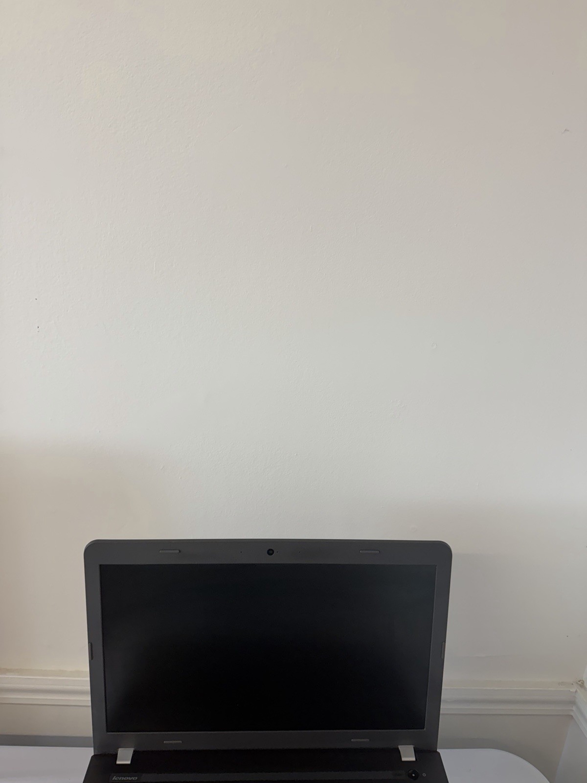 Lenovo Thinkpad E550 Laptop – Good Screen – Intel i5-5200U – RAM 8 GB- Read Des