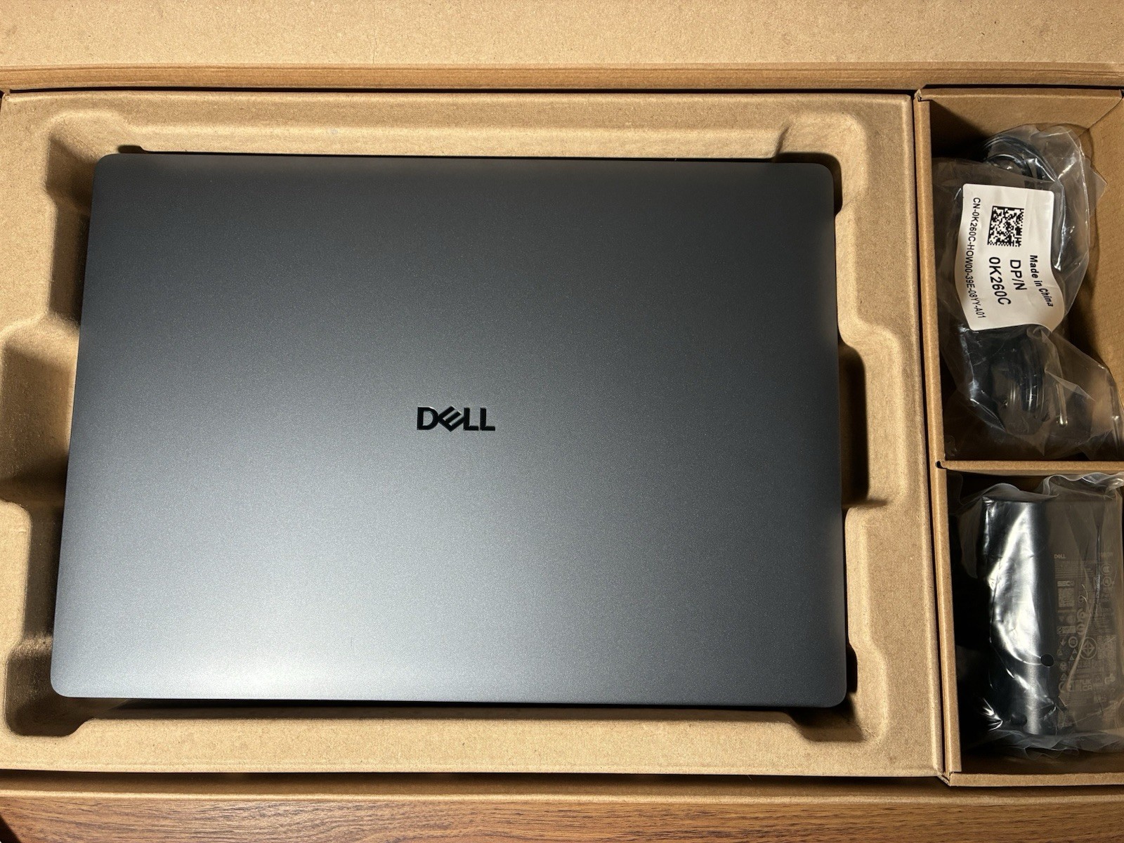 Grade A DELL Pro Max MC16250 Ultra 5 235H 16GB 512GB LTE 16″ FHD+ 2Yrs Warranty!