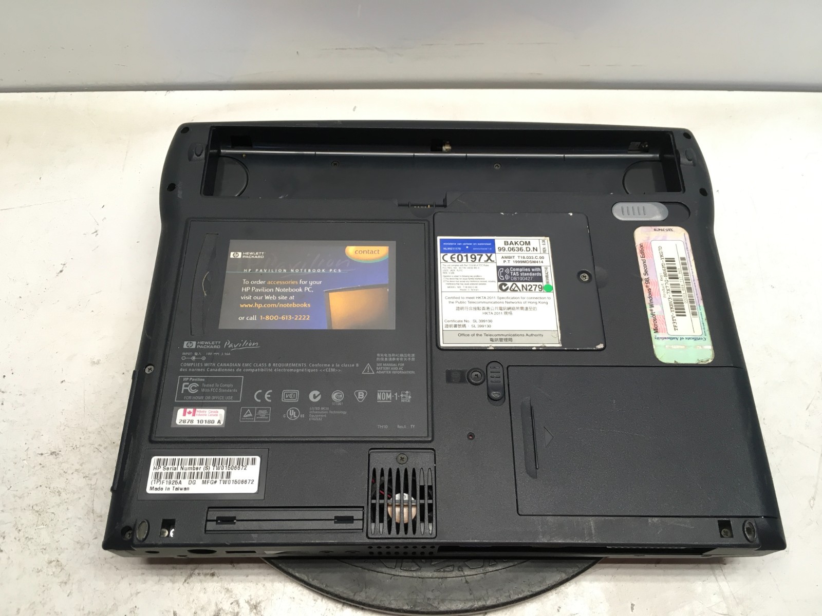 Vintage HP Pavilion Intel Pentium III 600MHz 127 MB NO HDD/Battery