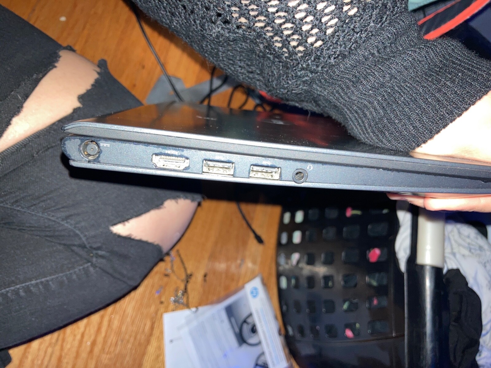 dell chromebook 11,black, used, Great quality 24 inches, 
